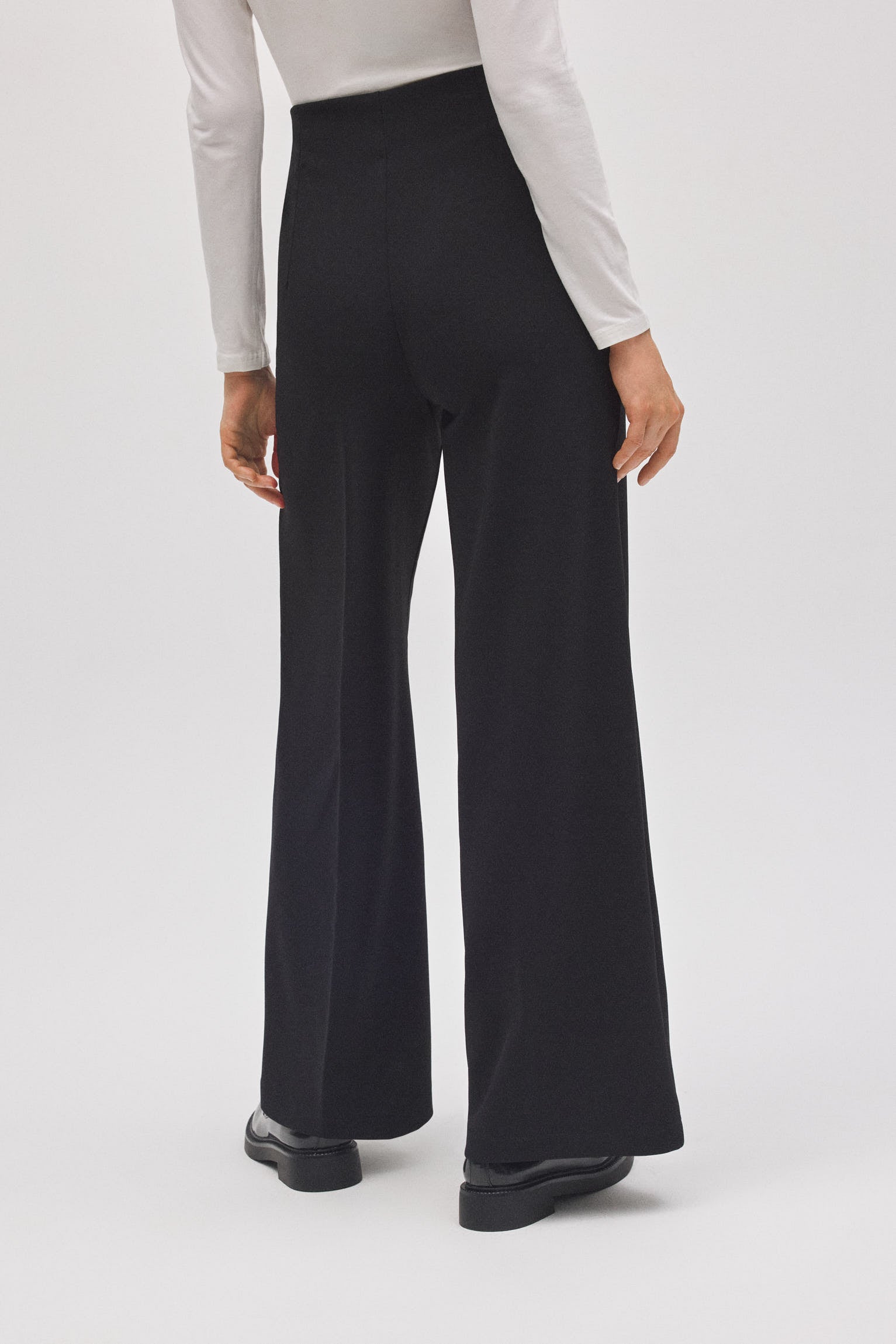 70452-3-pantalon-suave-wide-negro-ysabel-mora