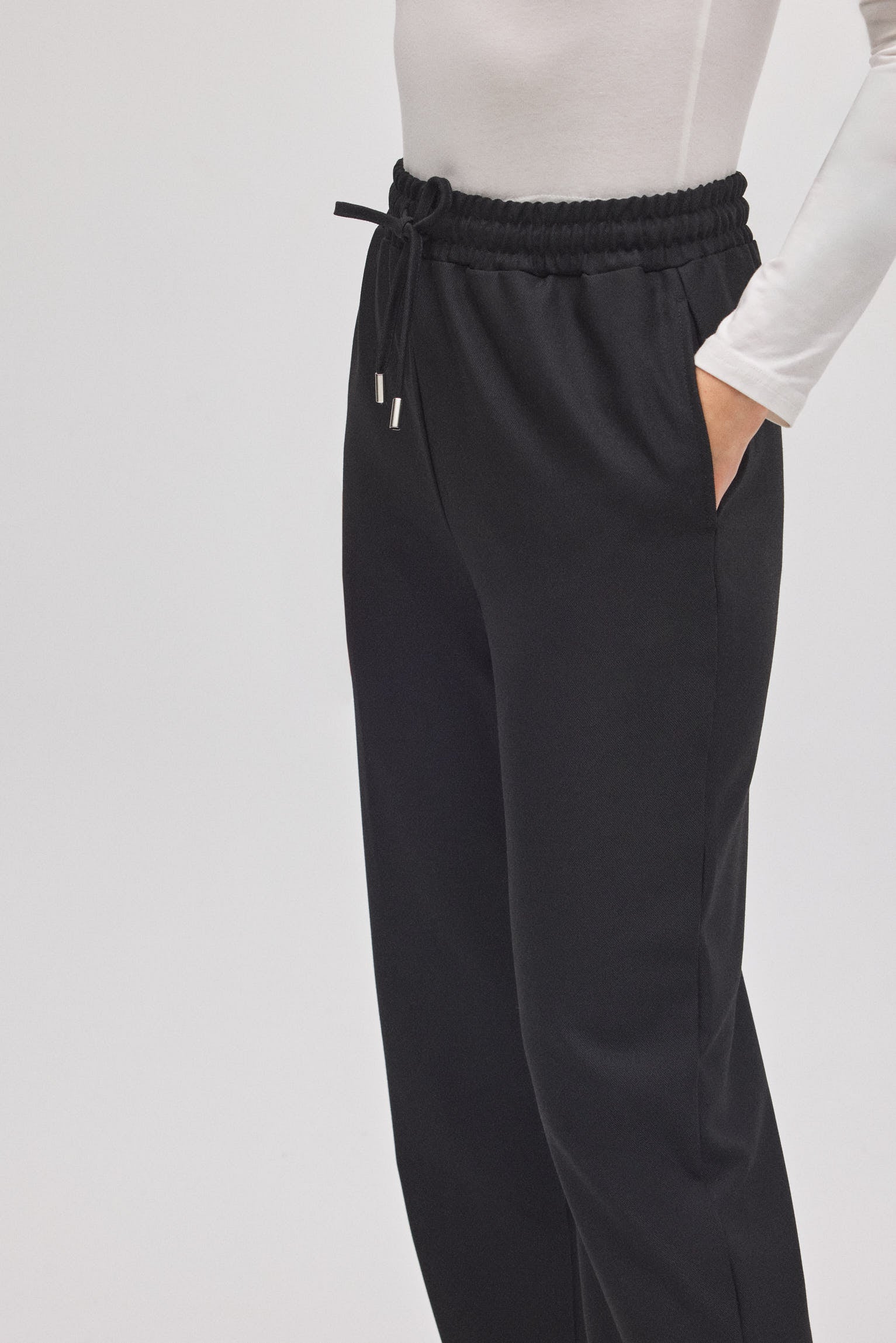 70455-4-pantalon-cintura-ajustable-straight-negro-ysabel-mora