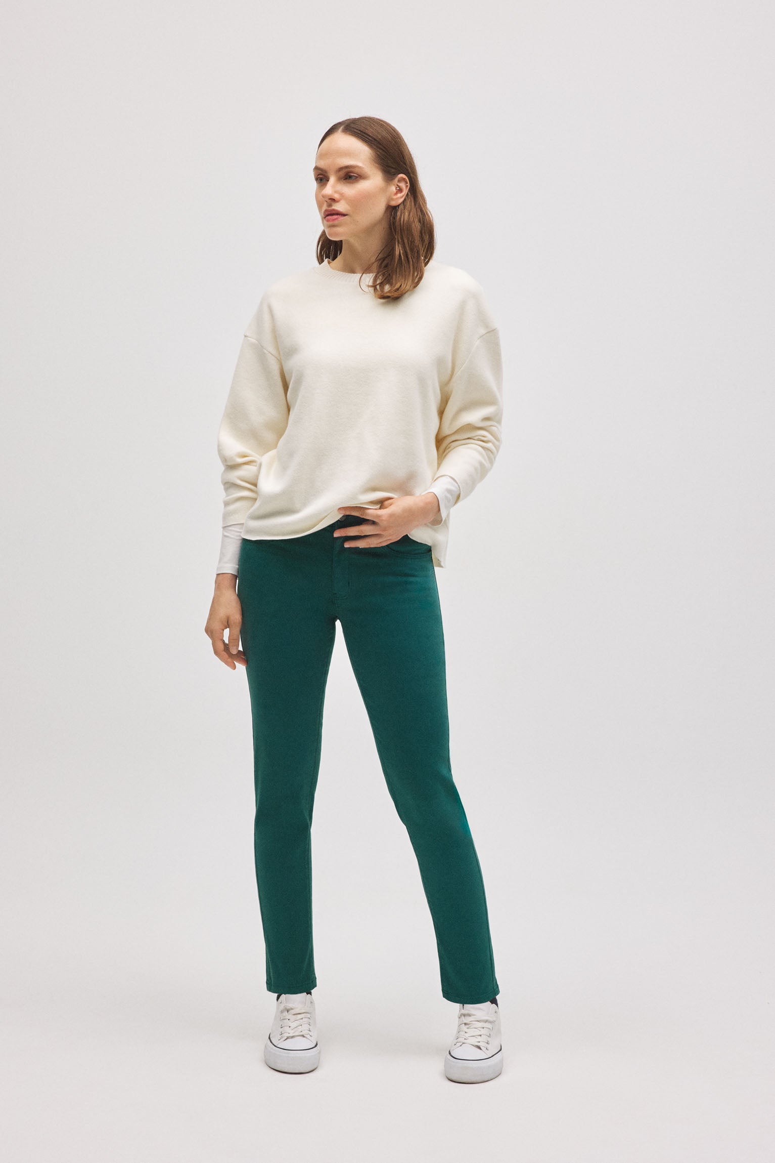 70460-1-pantalones-vaqueros-efecto-push-up-skinny-verde-ysabel-mora