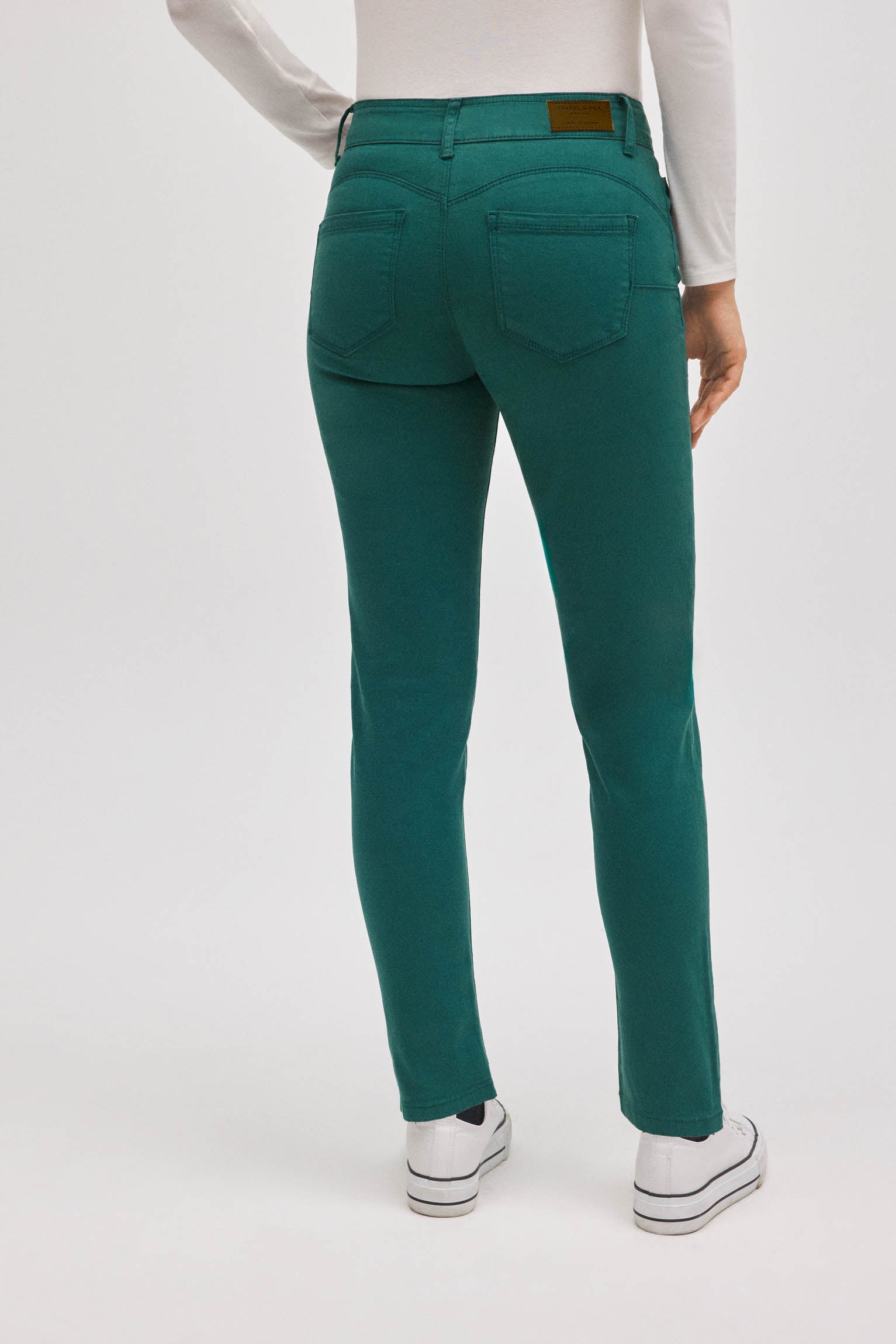 70460-3-pantalones-vaqueros-efecto-push-up-skinny-verde-ysabel-mora