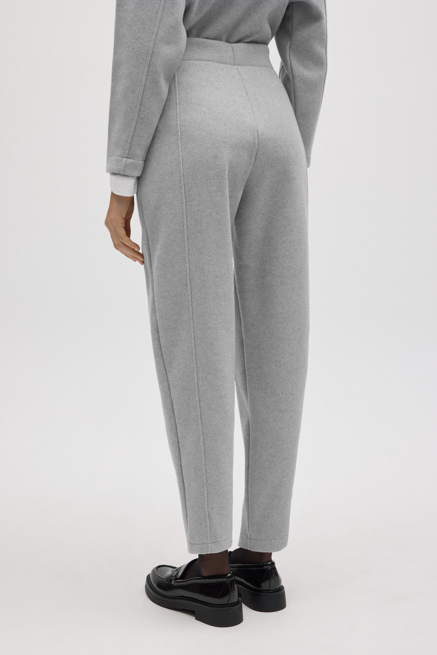 70665-4-pantalon-calido-slim-fit-con-estructura-gris