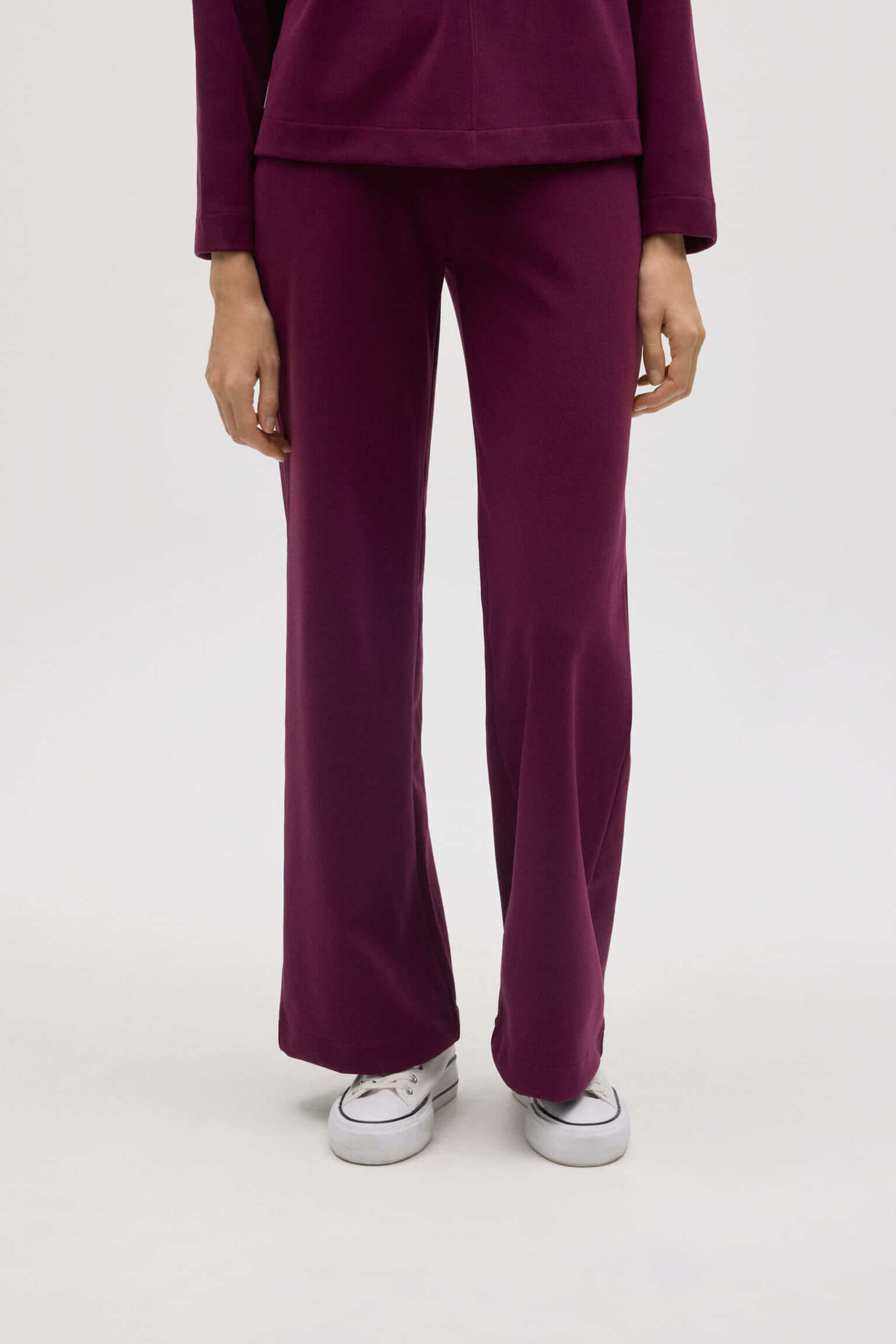 70669-1-pantalon-recto-con-textura-burdeos