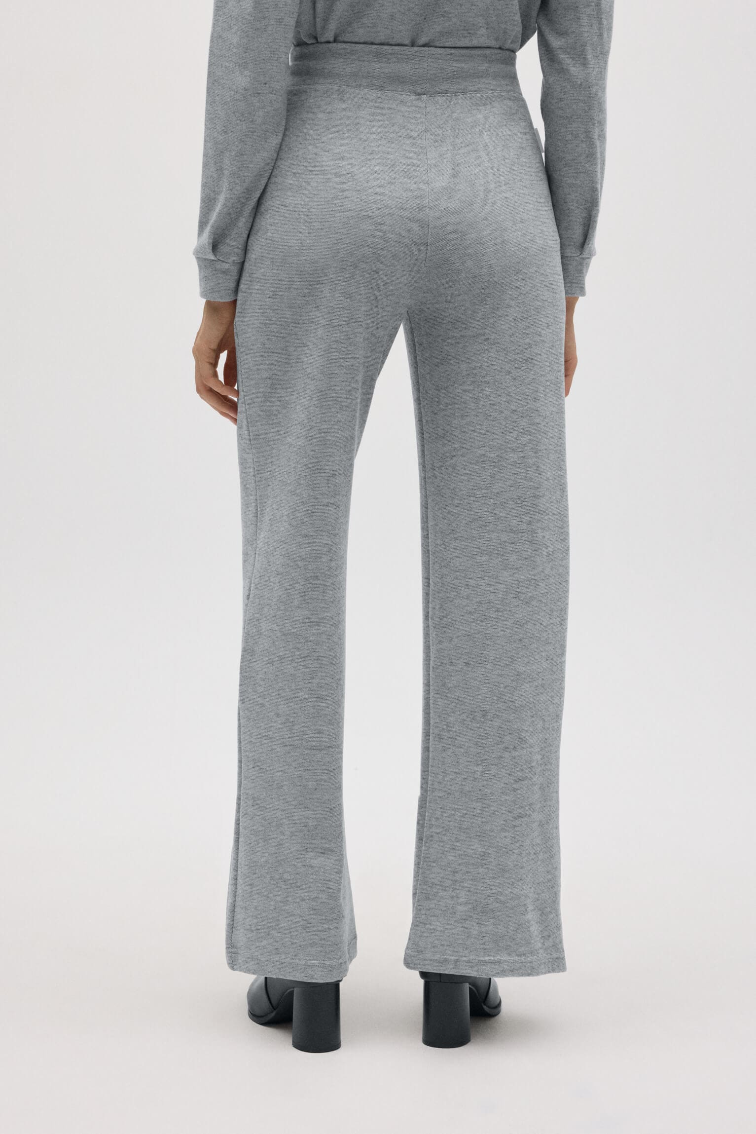 70672-2-pantalon-extra-comodo-recto-gris