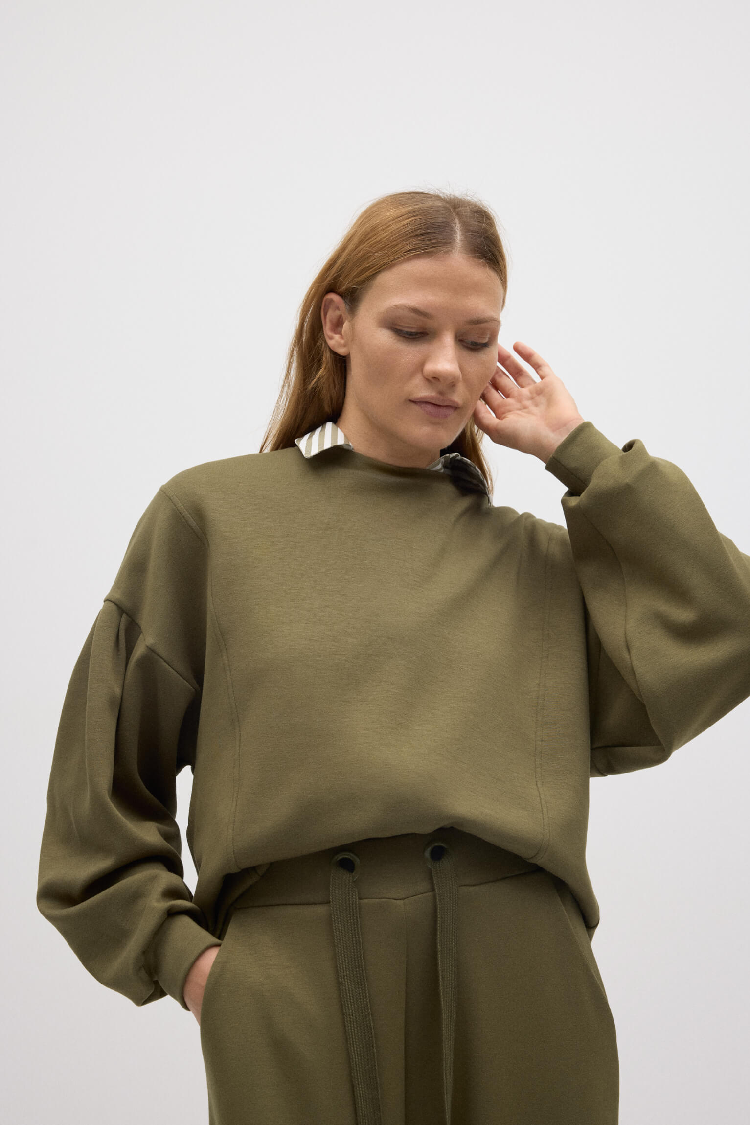 70673-6-sudadera-mangas-abullonadas-fluida-verde