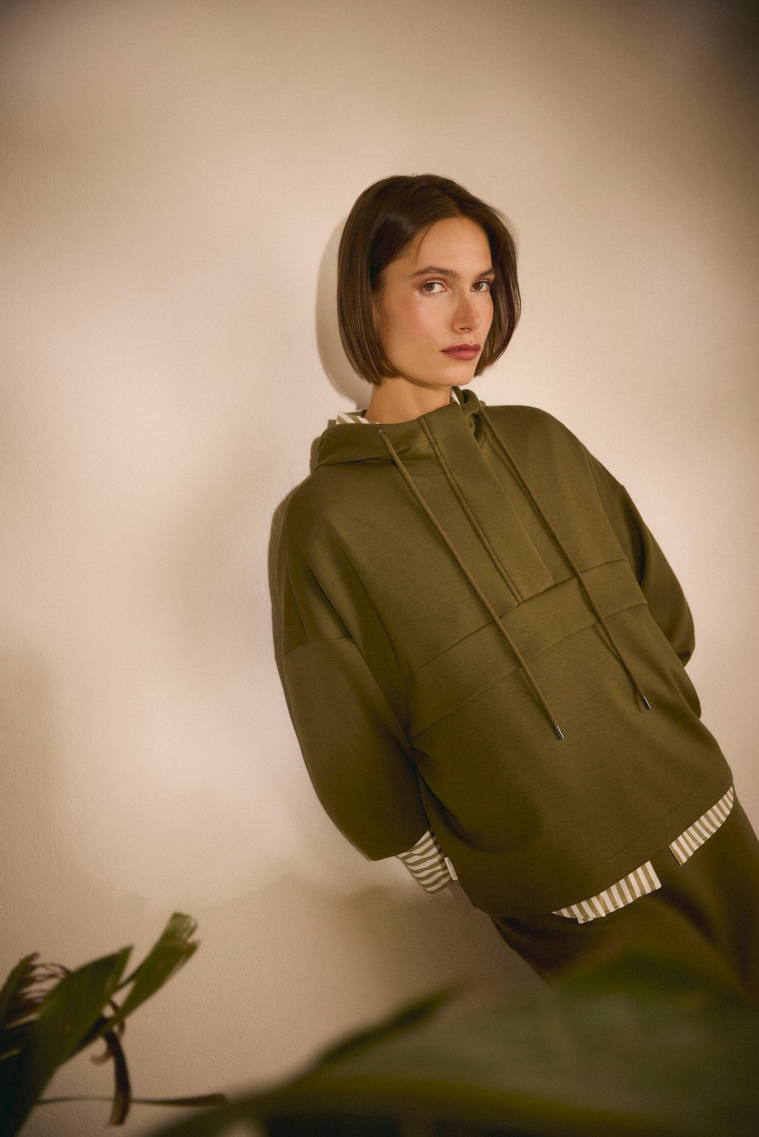 Look confortável com calças cargo verde-oliva @teresamora6