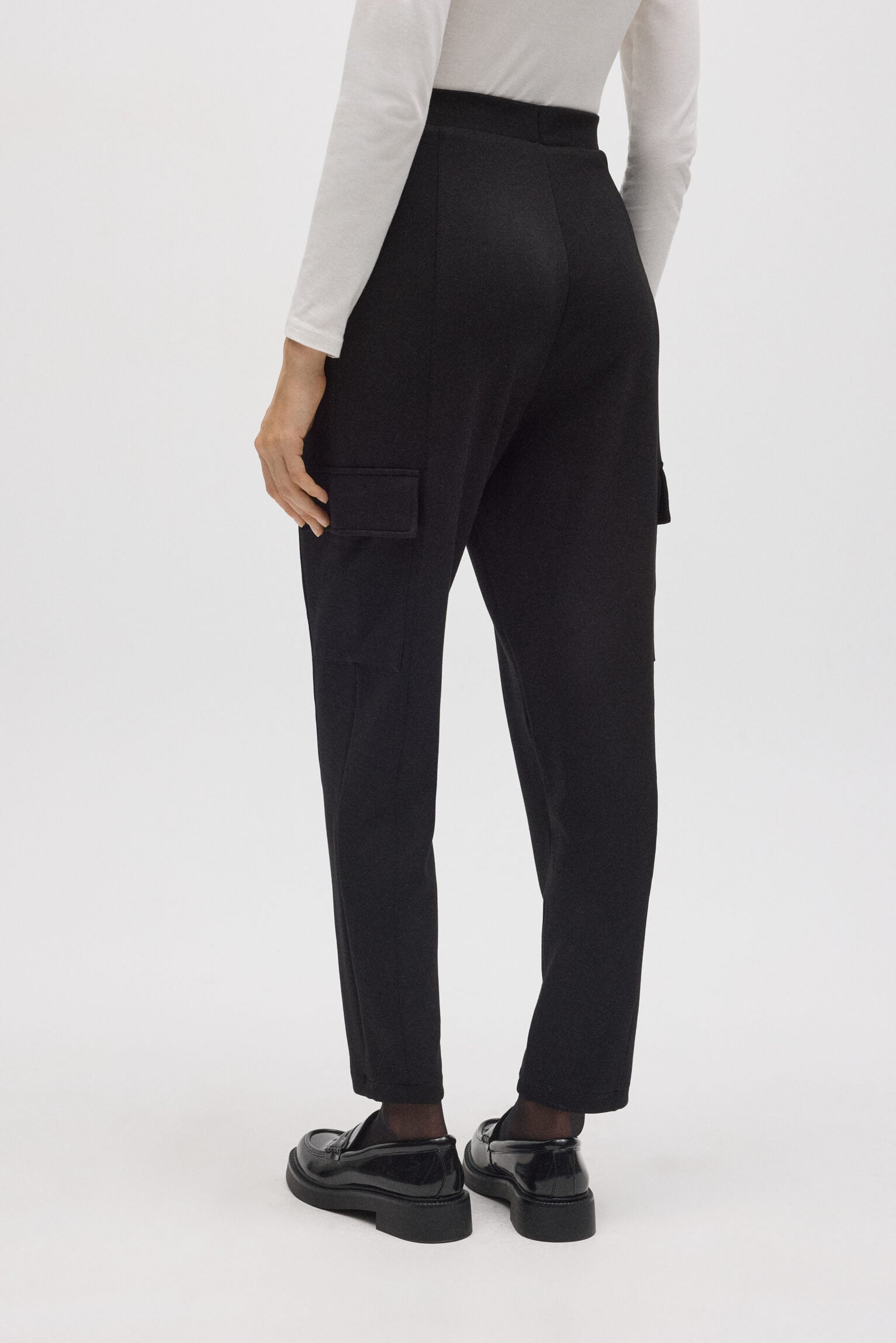 70678-2-pantalon-cargo-fluido-negro