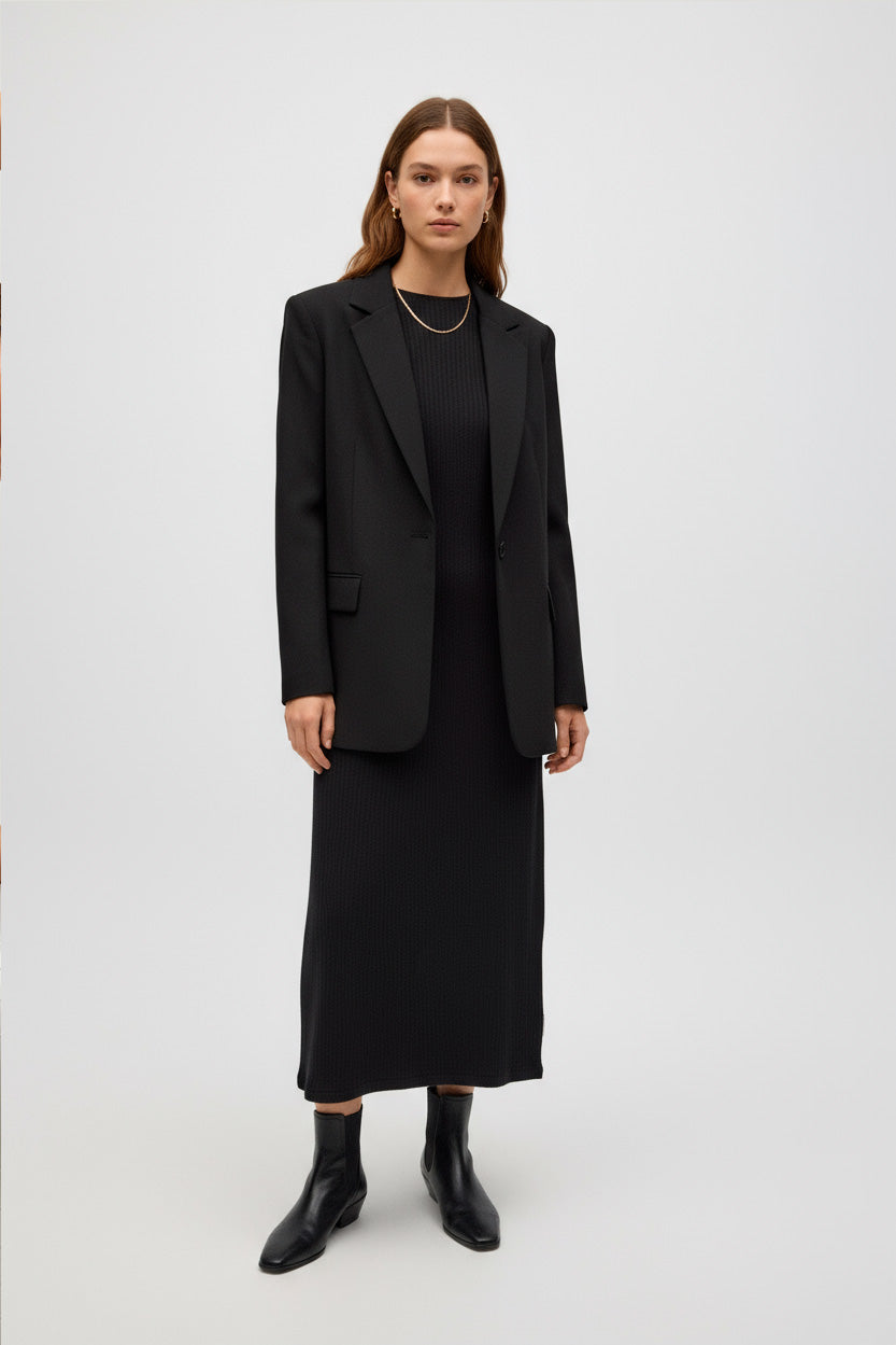 Vestido longo preto de malha canelada