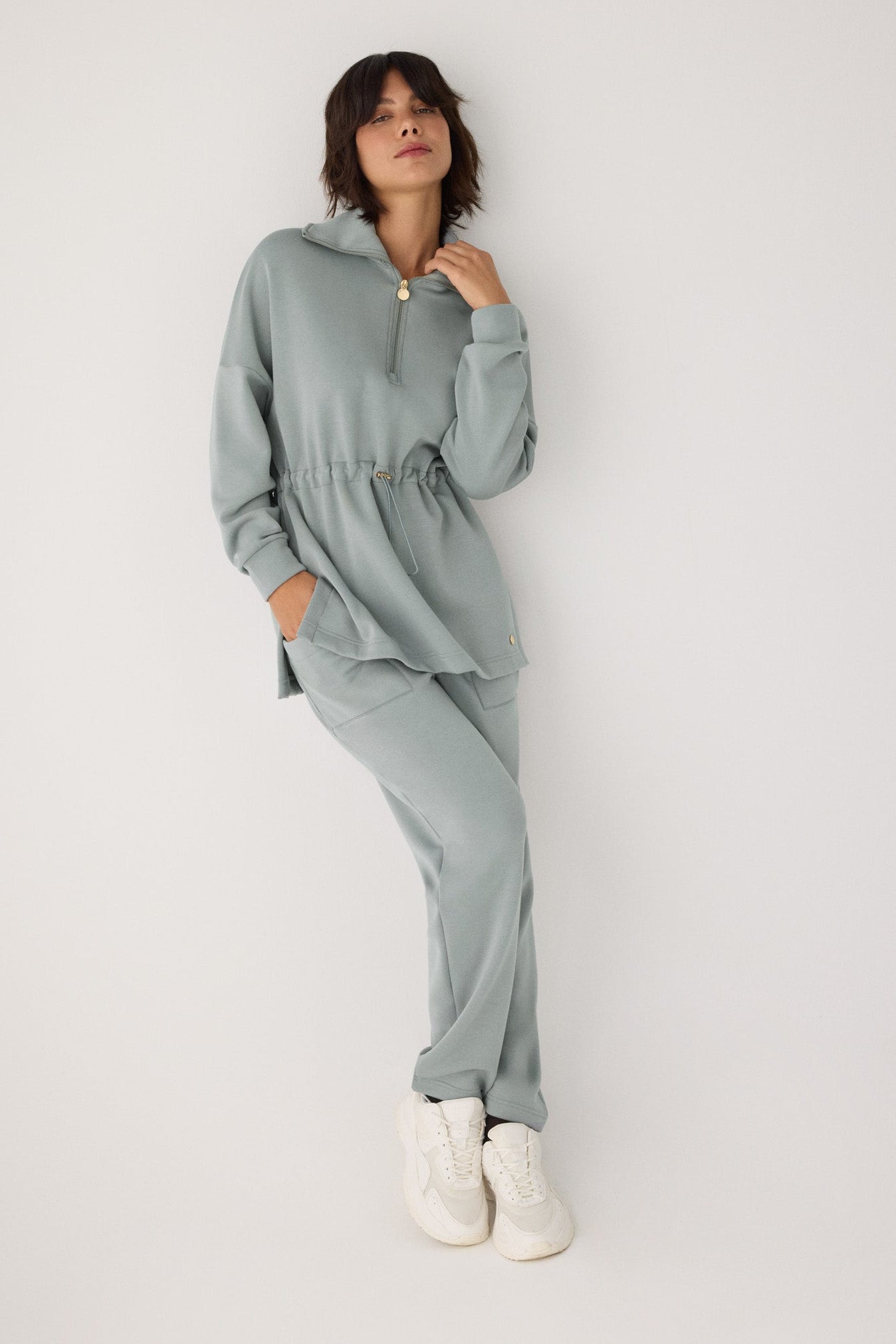 70744-laurel-green-pantalones-comodos-slim-afelpados-tiro-alto-bolsillos-azul
