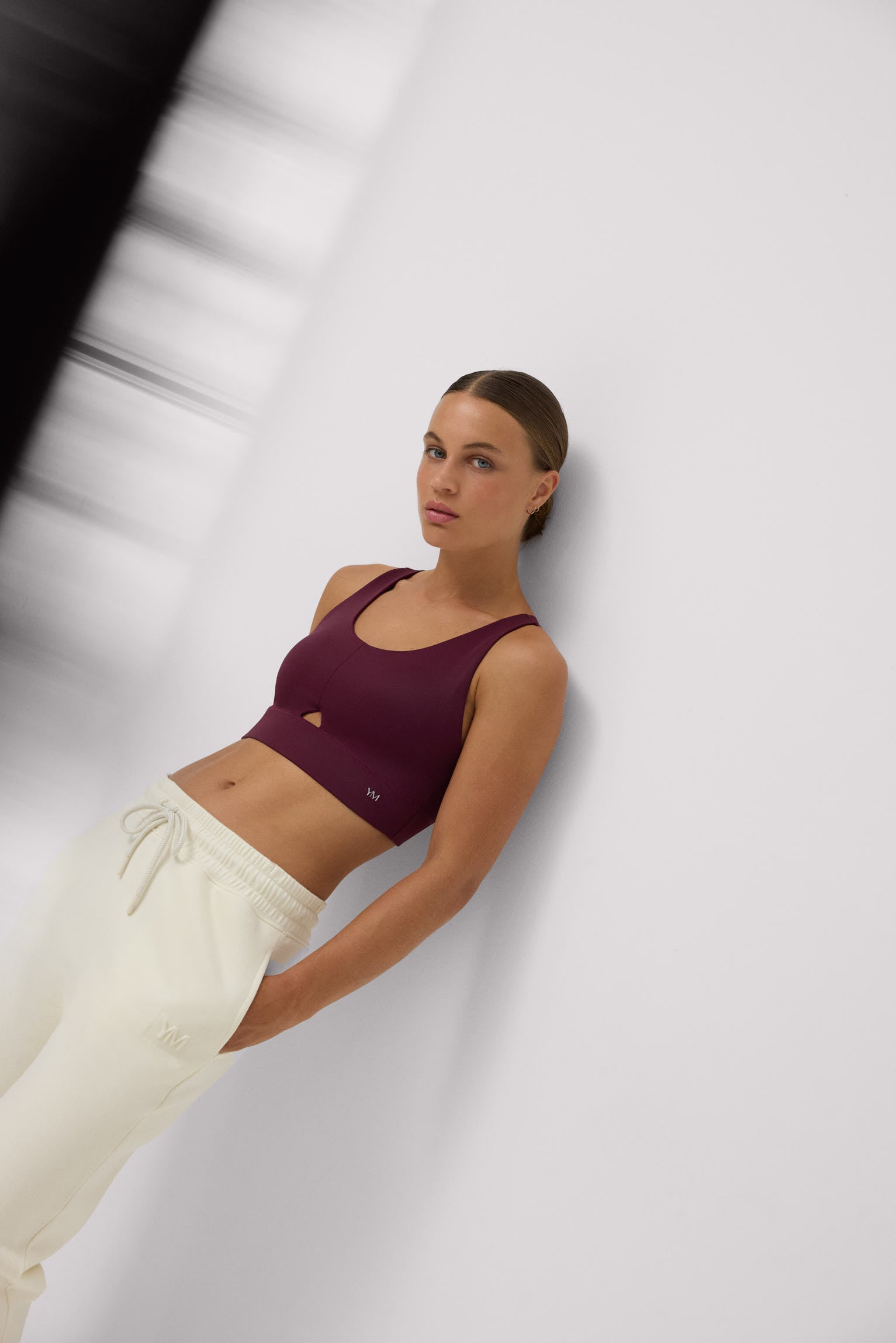 Conjunto esportivo de calça e blusa de compressão marrom