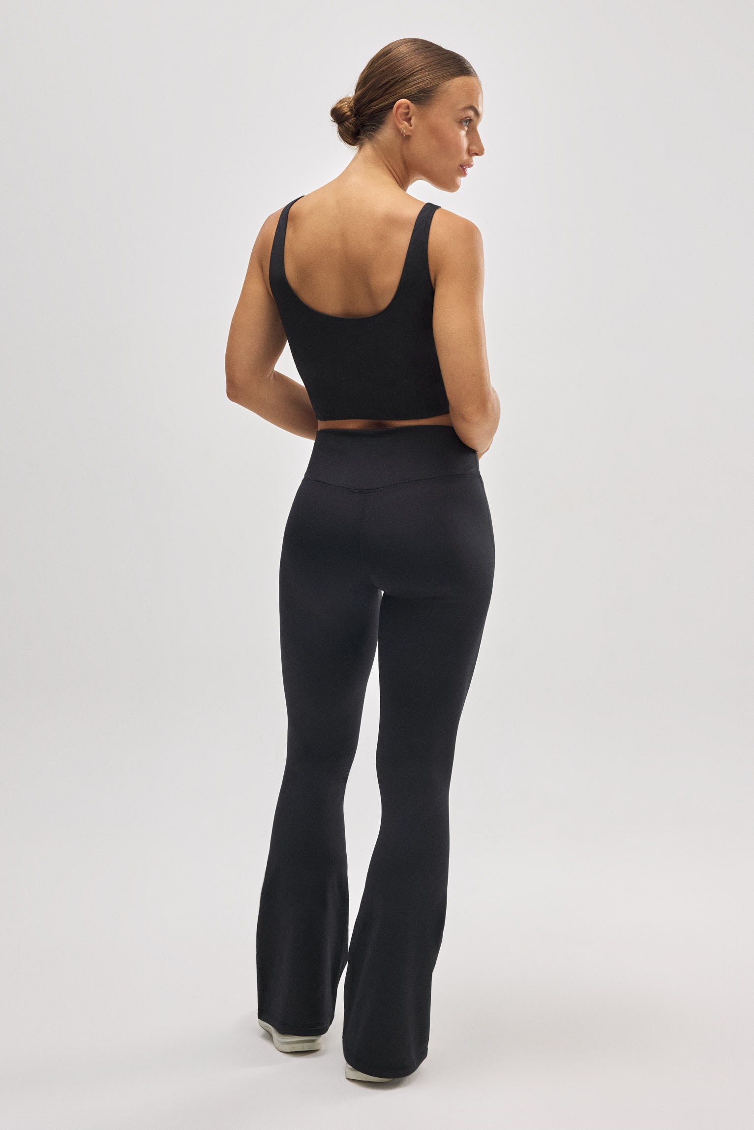 70920-2-leggings-deportivos-flare-negro