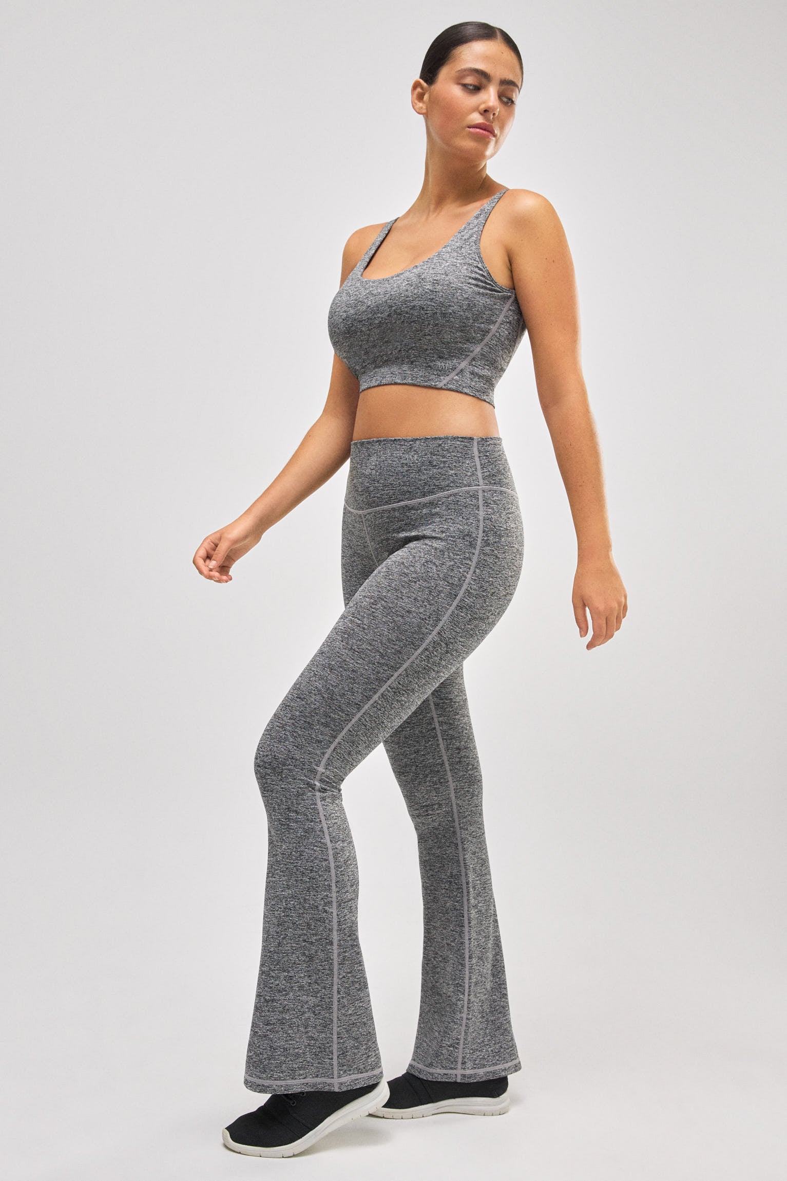 70920-3-leggings-deportivos-flare-gris