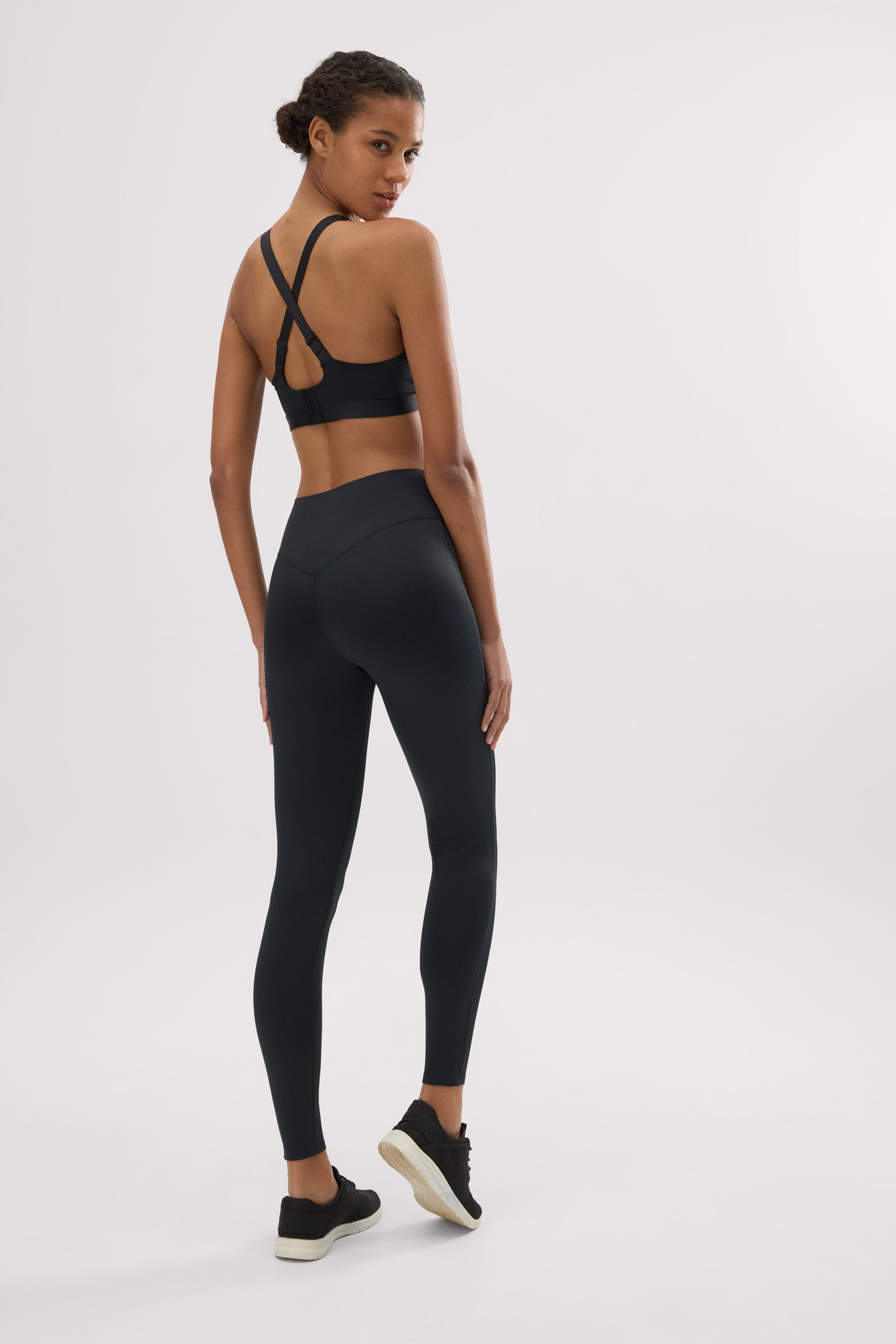 Legging esportiva push-up compressiva preta