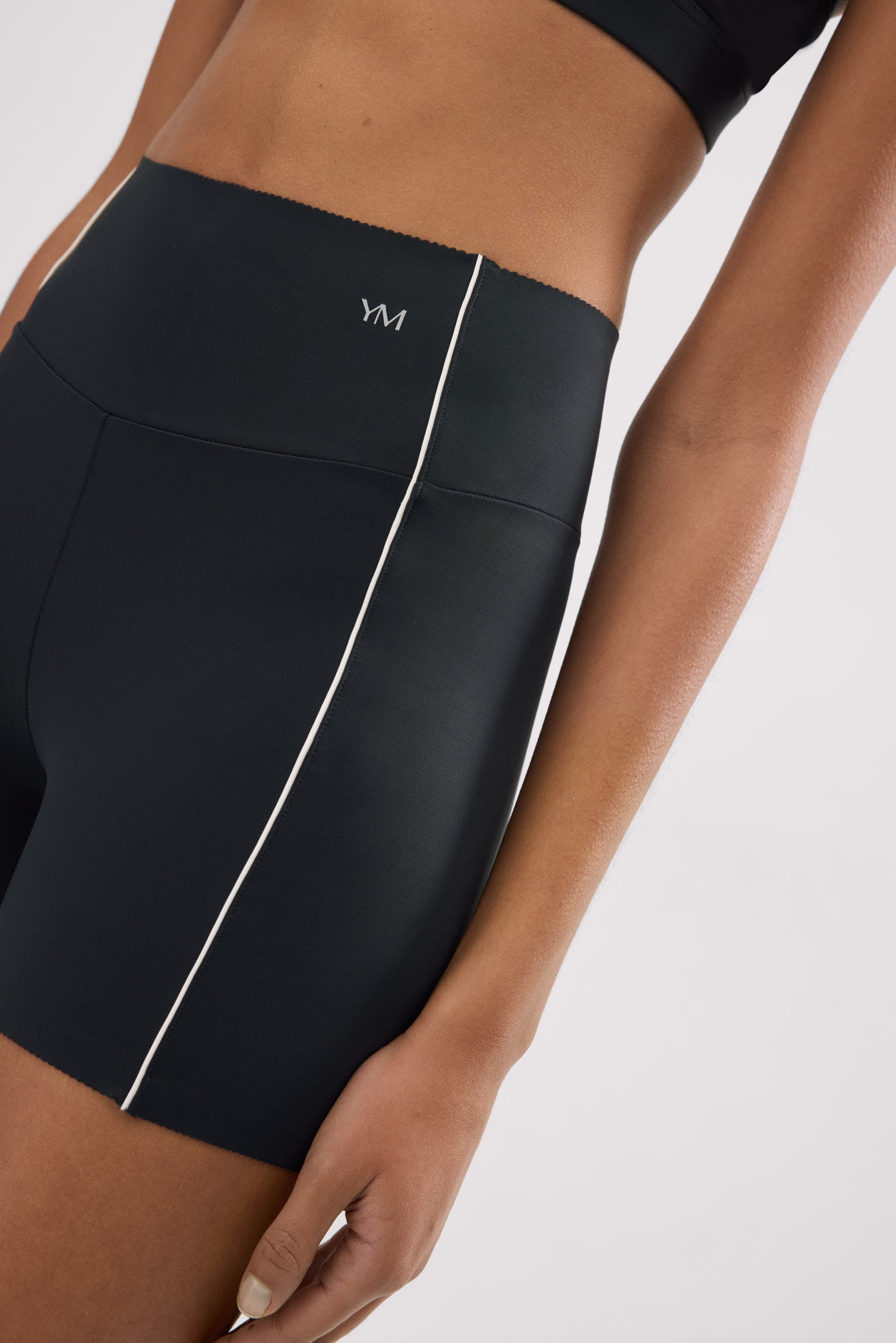 Leggings deportivos Compressive cortos efecto push-up negro - Ysabel Mora