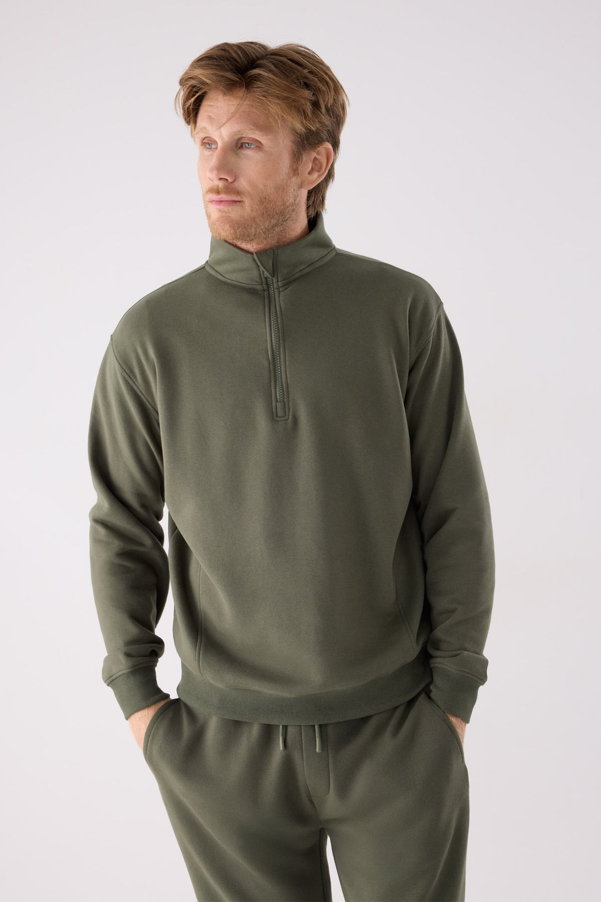 sudadera deportiva para hombre Slowloom en ver beetle vista principal en look deportivo patrón relajado para looks comfy