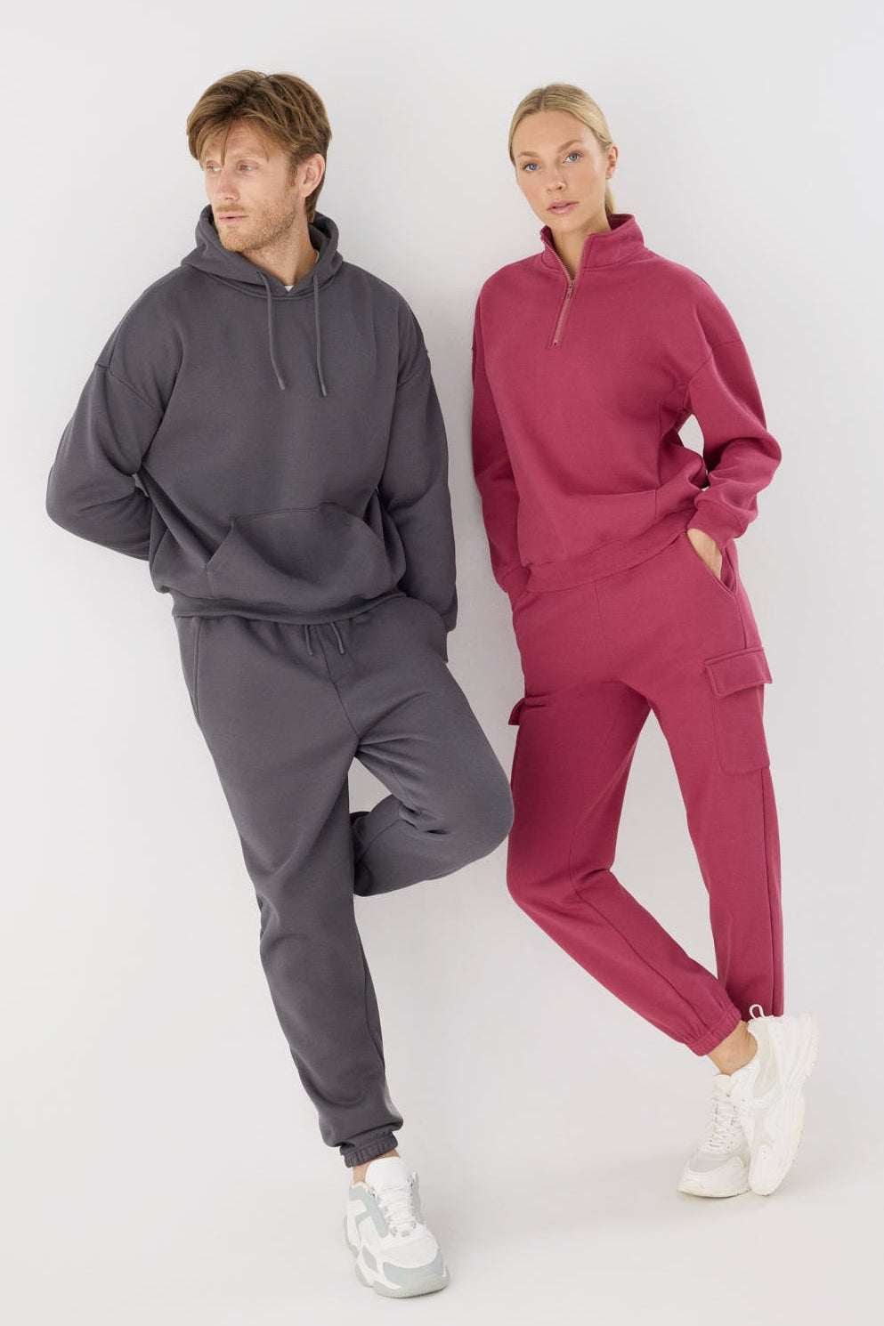 Sweatshirt desportiva de homem antracite cardada com capuz