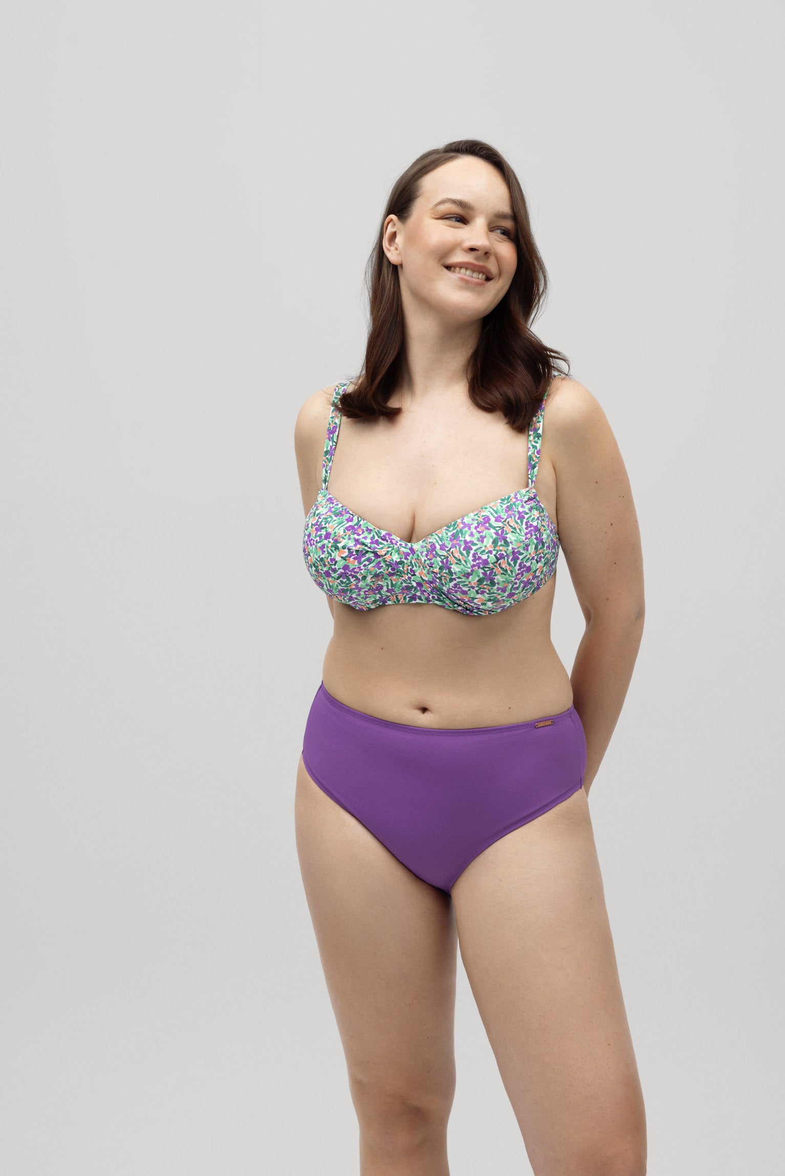 Top de biquíni com estampado roxo e floral para misturar e combinar