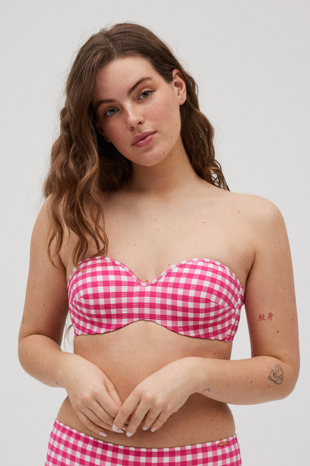 83109-6-top-bikini-bandeau-braga-midi-estampado-vichy-ysabel-mora-fucsia-2f431e5d-0bc0-4403-8199-53e32bf18a4b