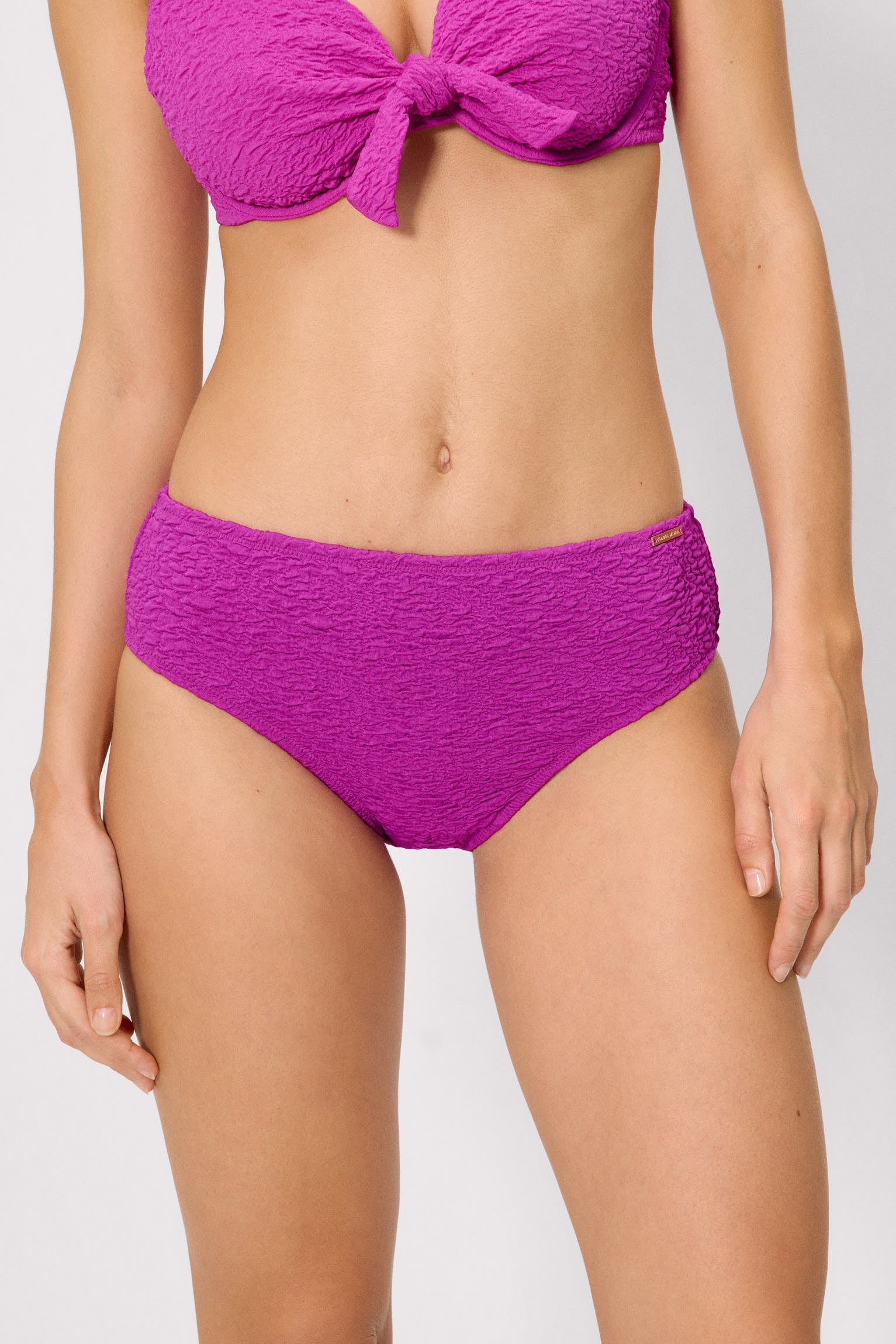 83242-bright-purple-braga-bikini-mujer-moldeadora-midi-con-textura-lila-mujer-ysabel-mora