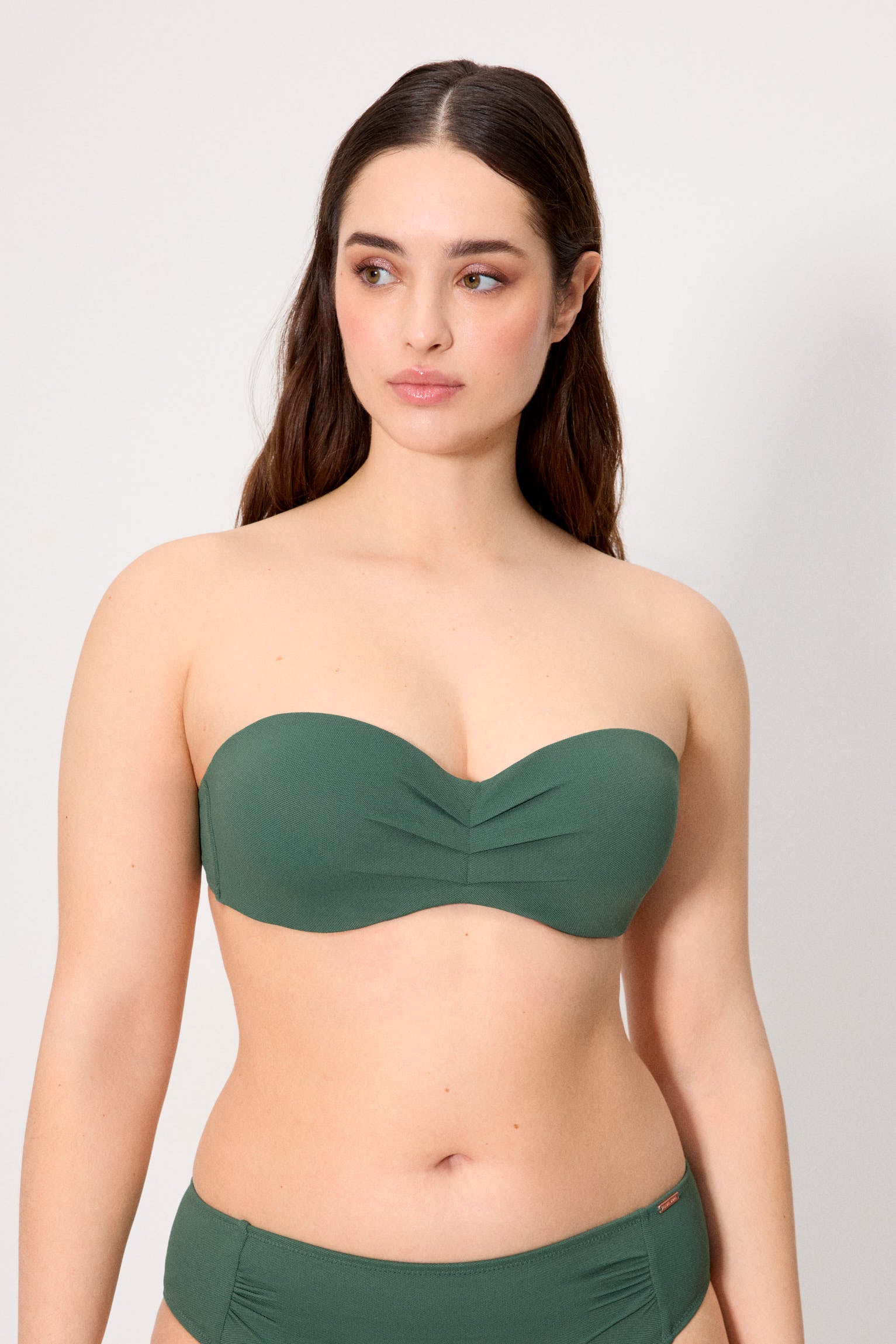 83326-wild-green-top-bikini-mujer-bandeau-micropique-verde-botella-copa-c--ysabel-mora