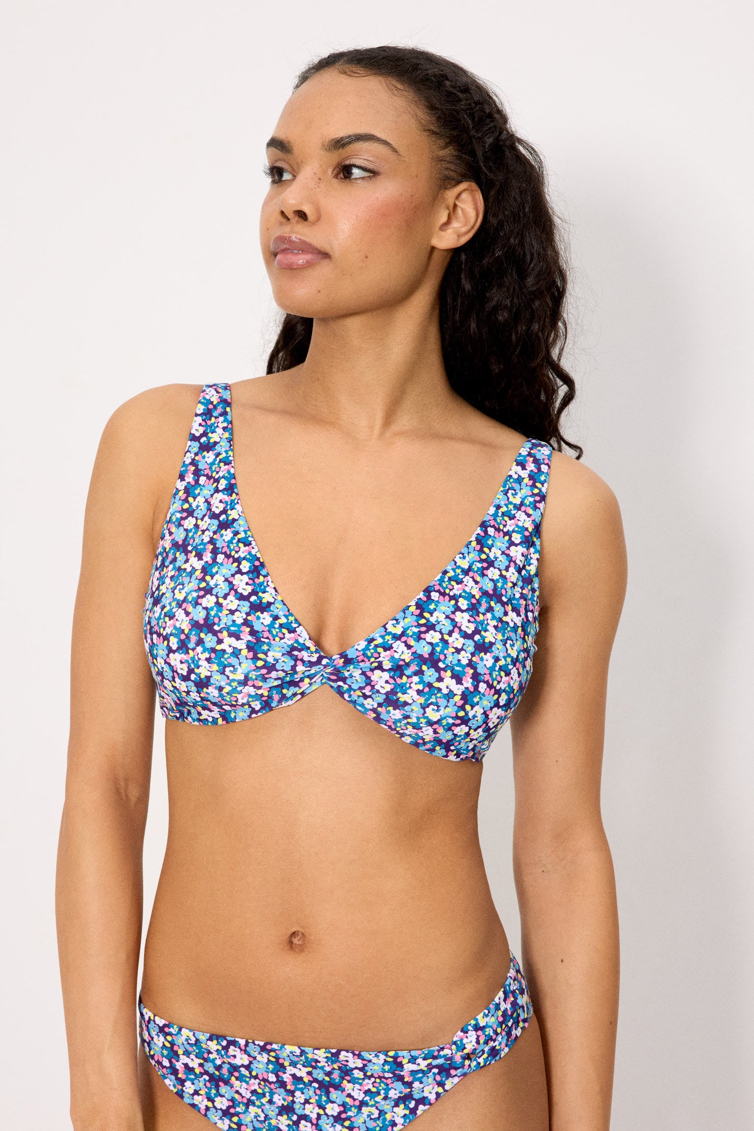 Top bikini triángulo liberty azul copa C - Ysabel Mora