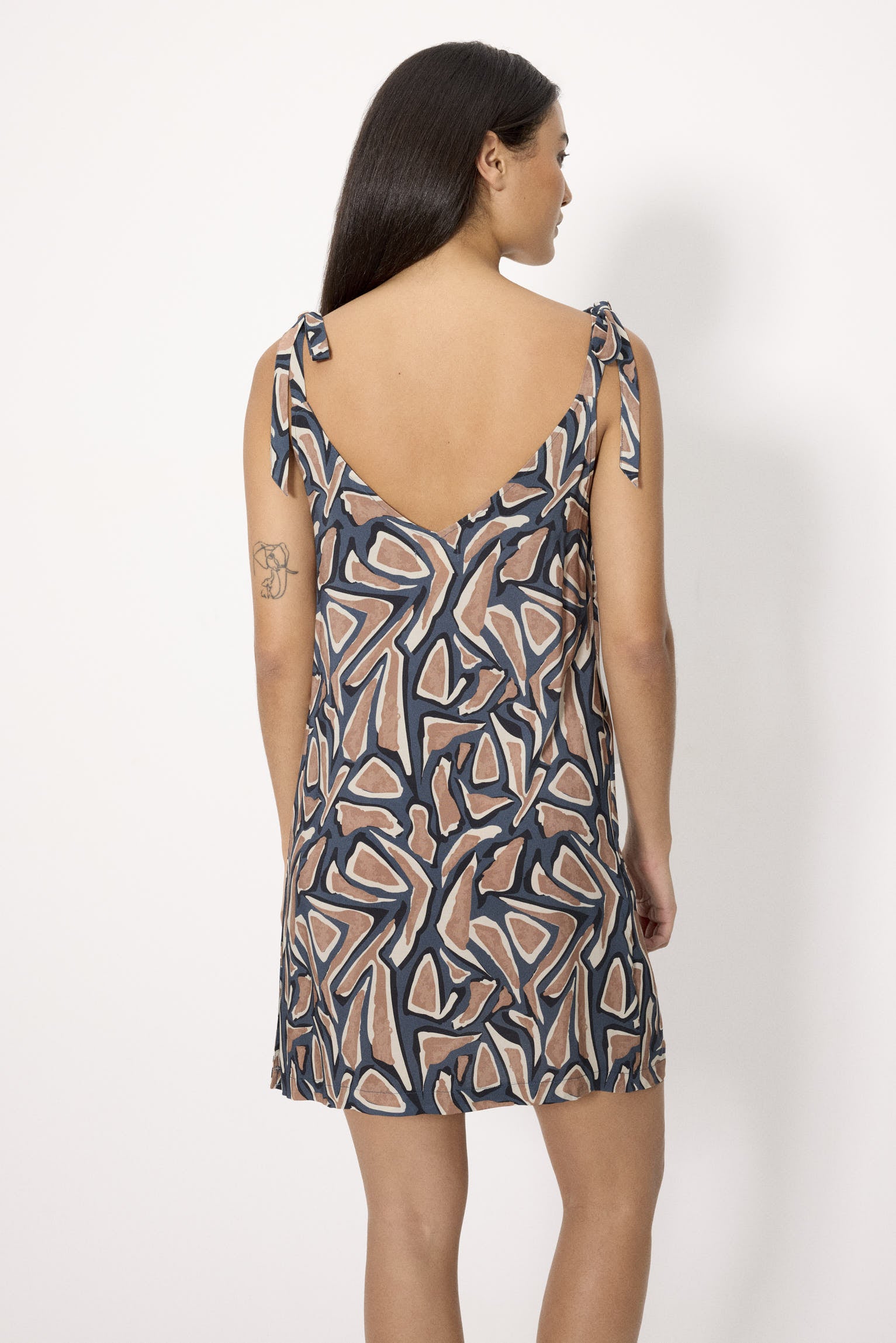 86235-vestido-mujer-verano-corto-tirantes-anudado-estampado