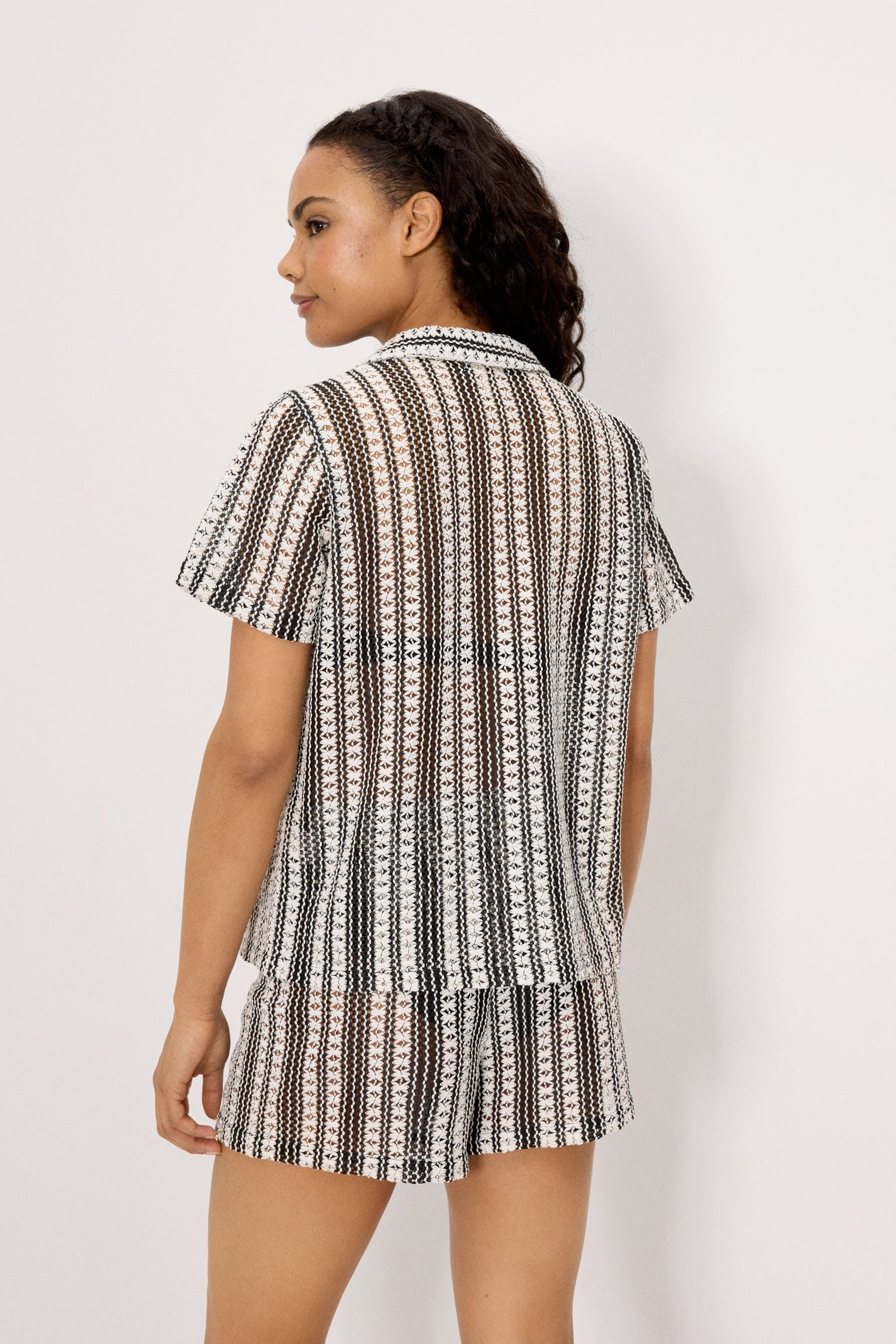 86283-camisa-manga-corta-calada-negra