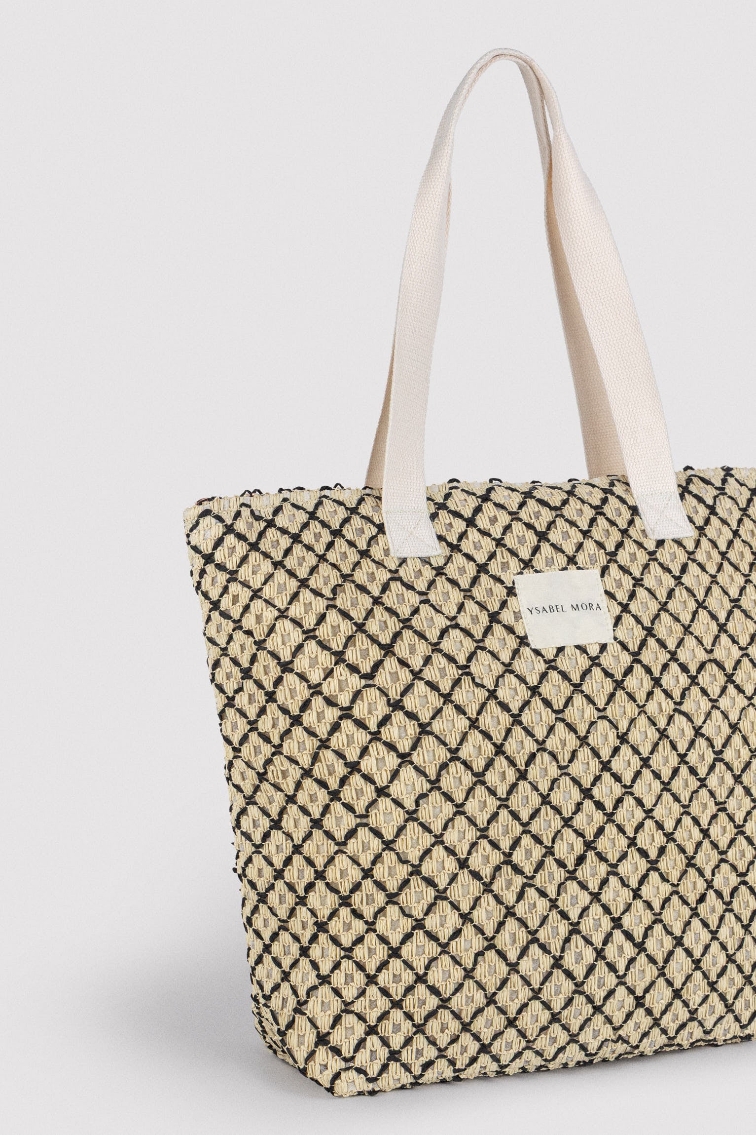 86295-bolso-de-playa-de-rafia-beige-y-negro-ysabel-mora