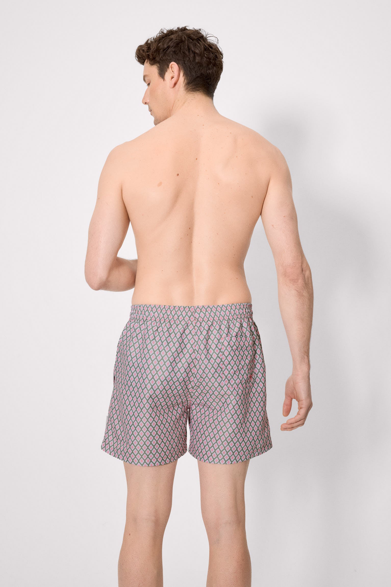 Biquíni curto com estampa étnica multicolorida