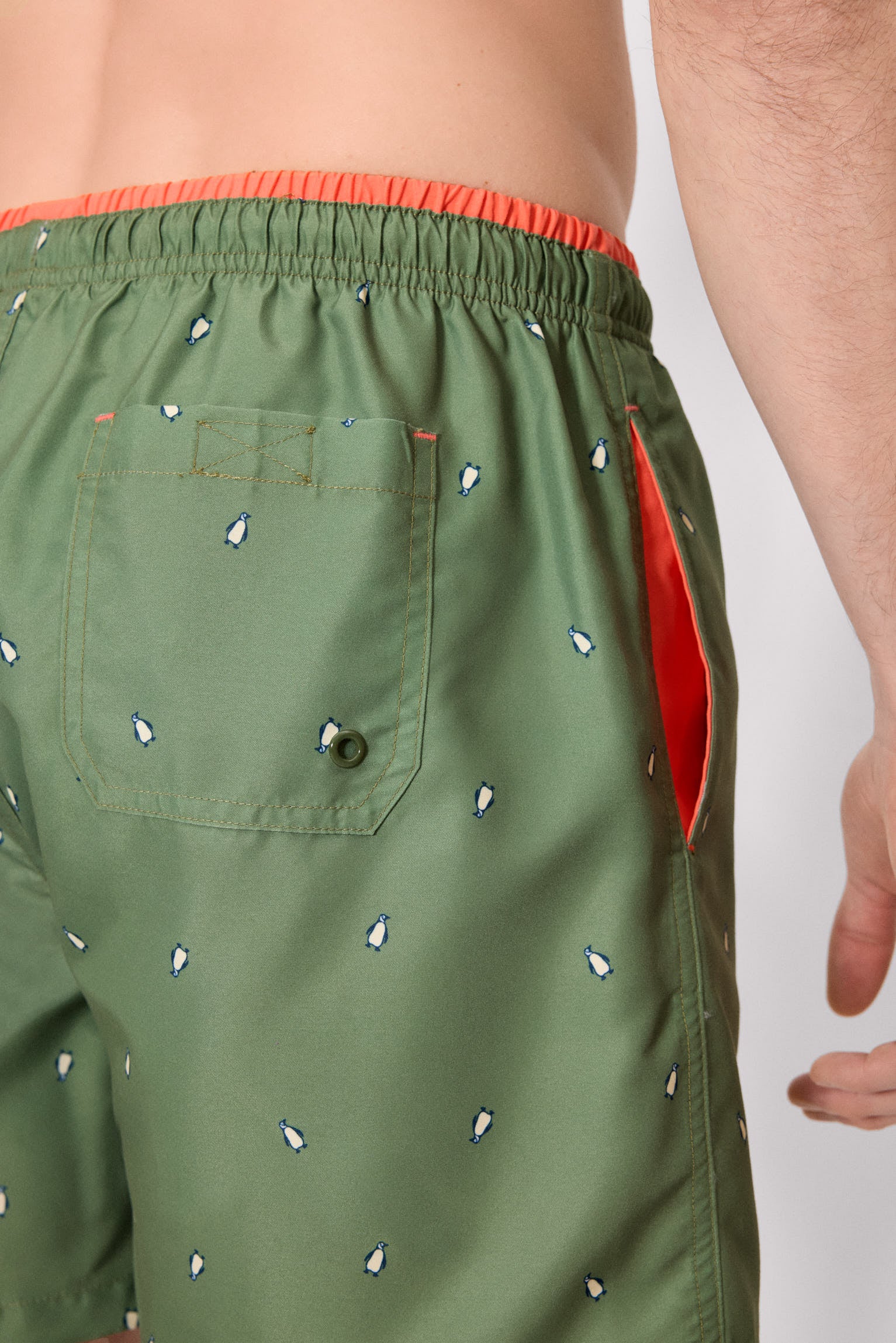 Bañador medio estampado pingüinos verde - Ysabel Mora