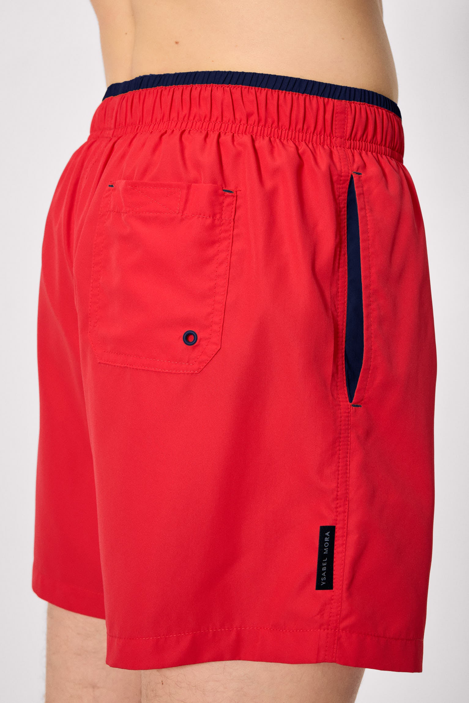 Meio biquíni com detalhe vermelho na cintura