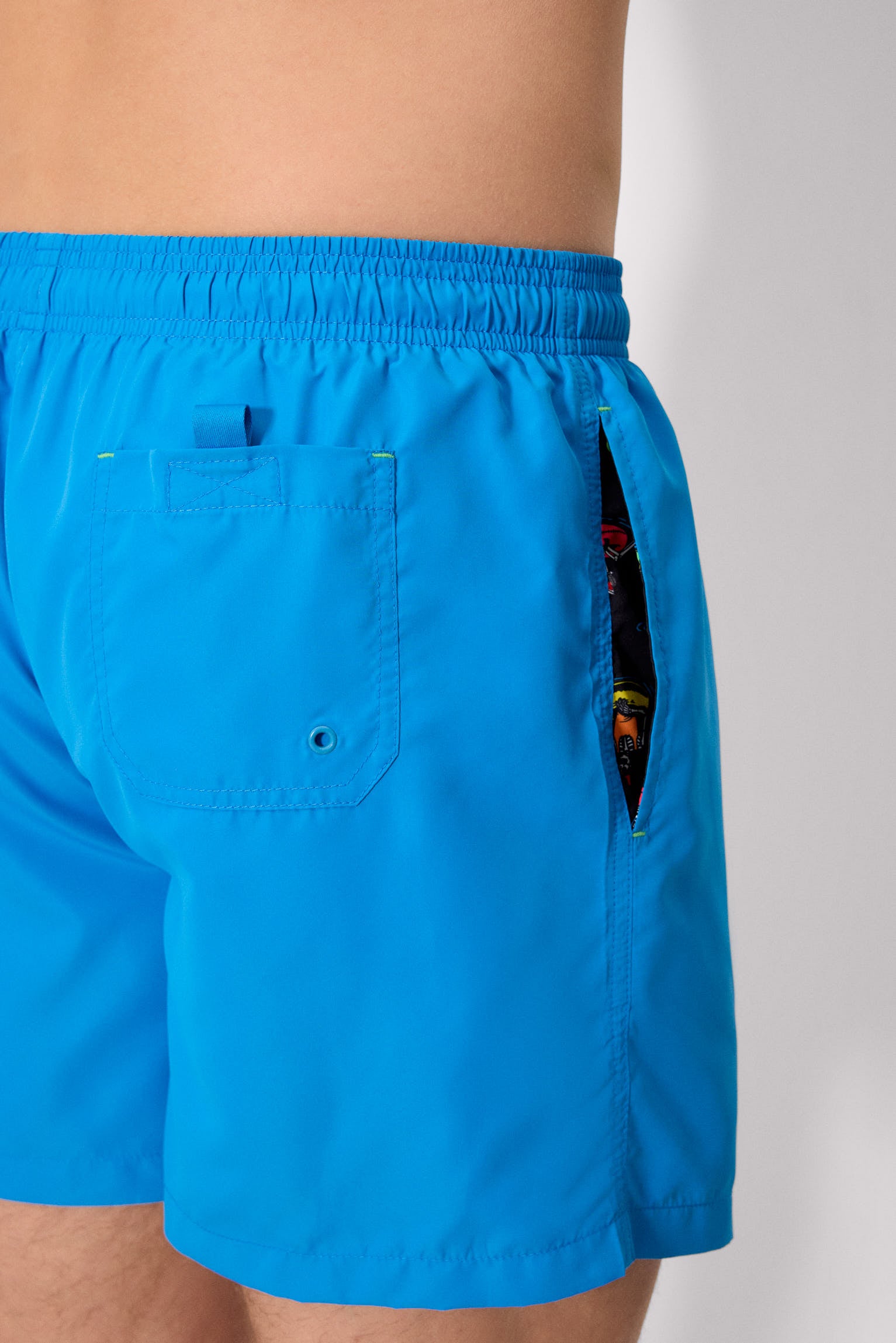 Maiô básico azul de comprimento médio da Sockarrats