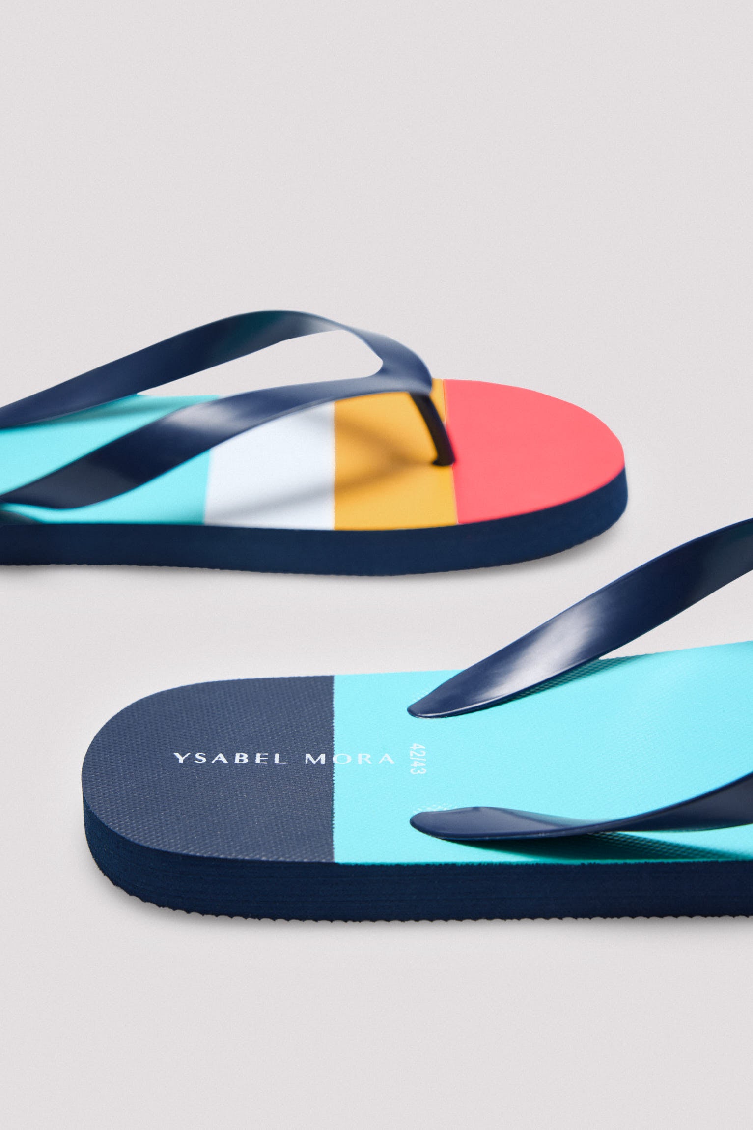 90519-3-chanclas-hombre-ysabel-mora-multicolor