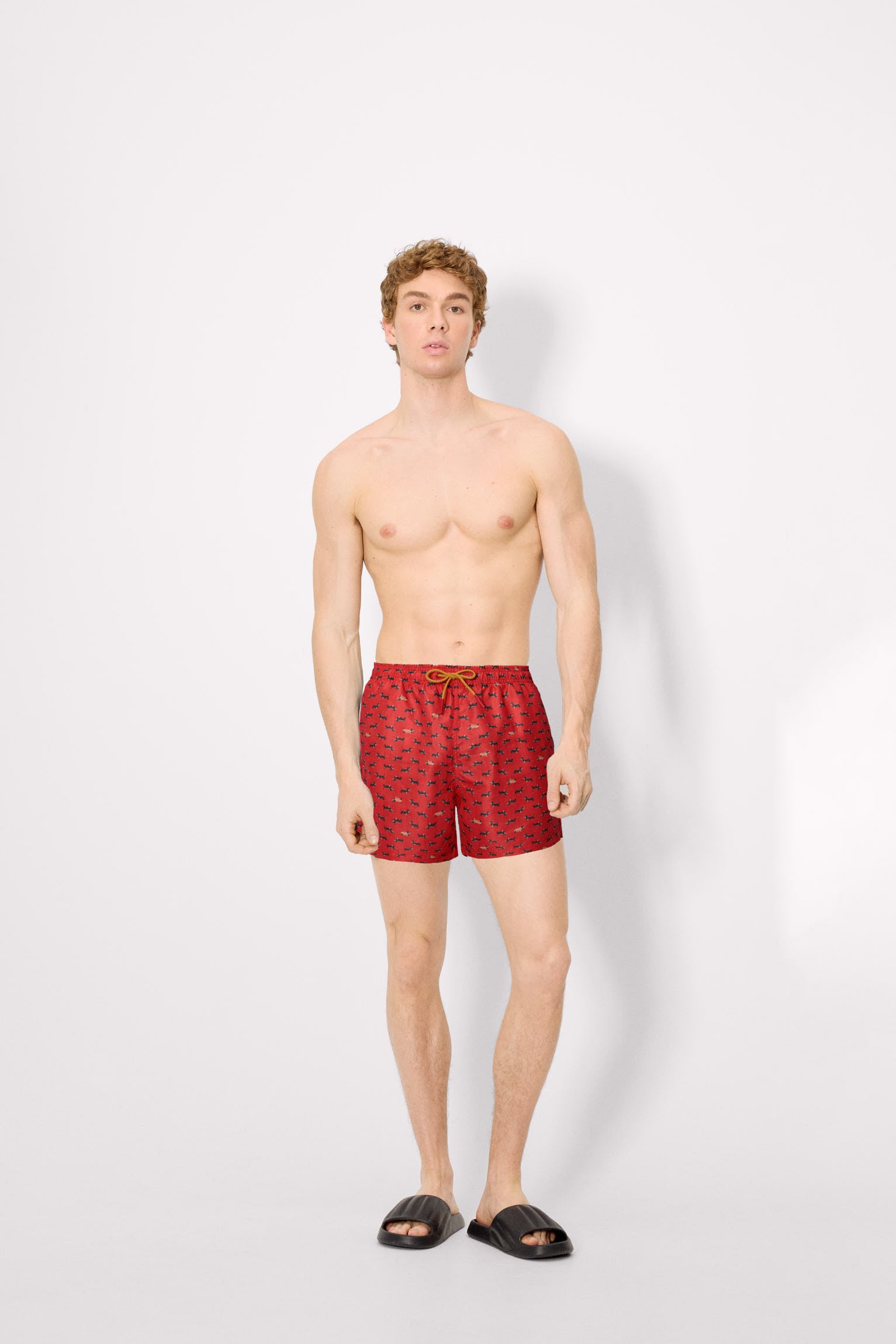 Chinelo de dedo preto leve masculino