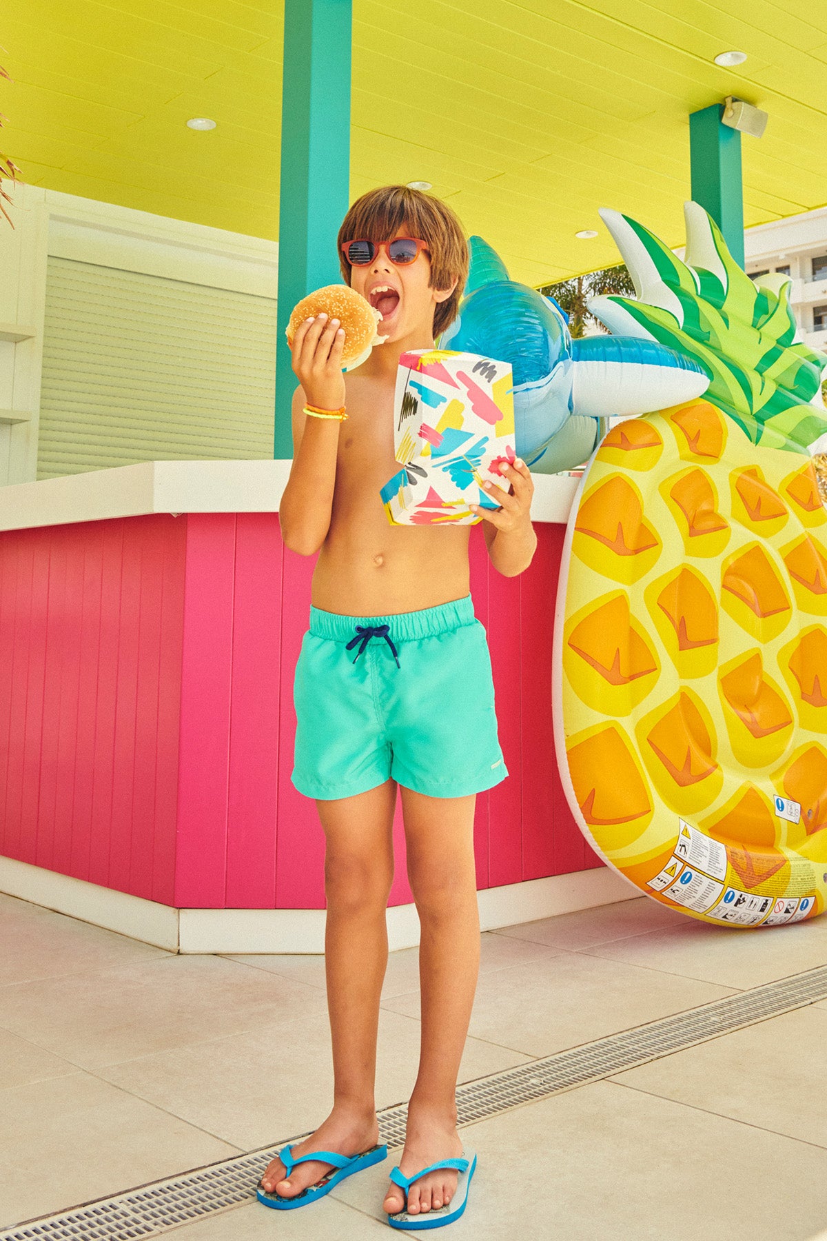 Fato de banho curto verde liso de menino