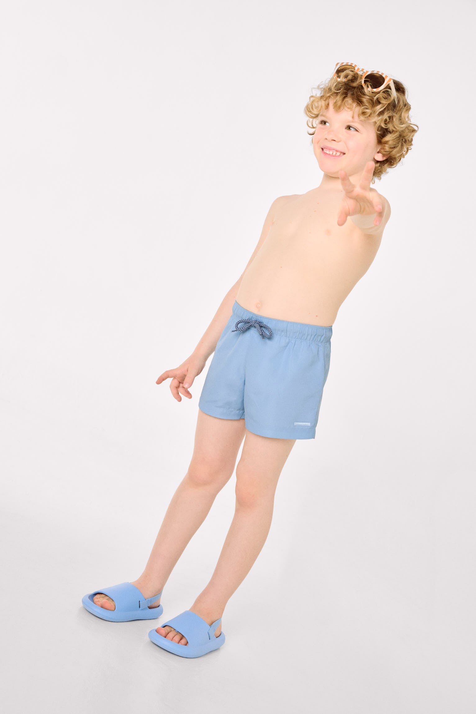 Bañador niño corto liso azul - Ysabel Mora