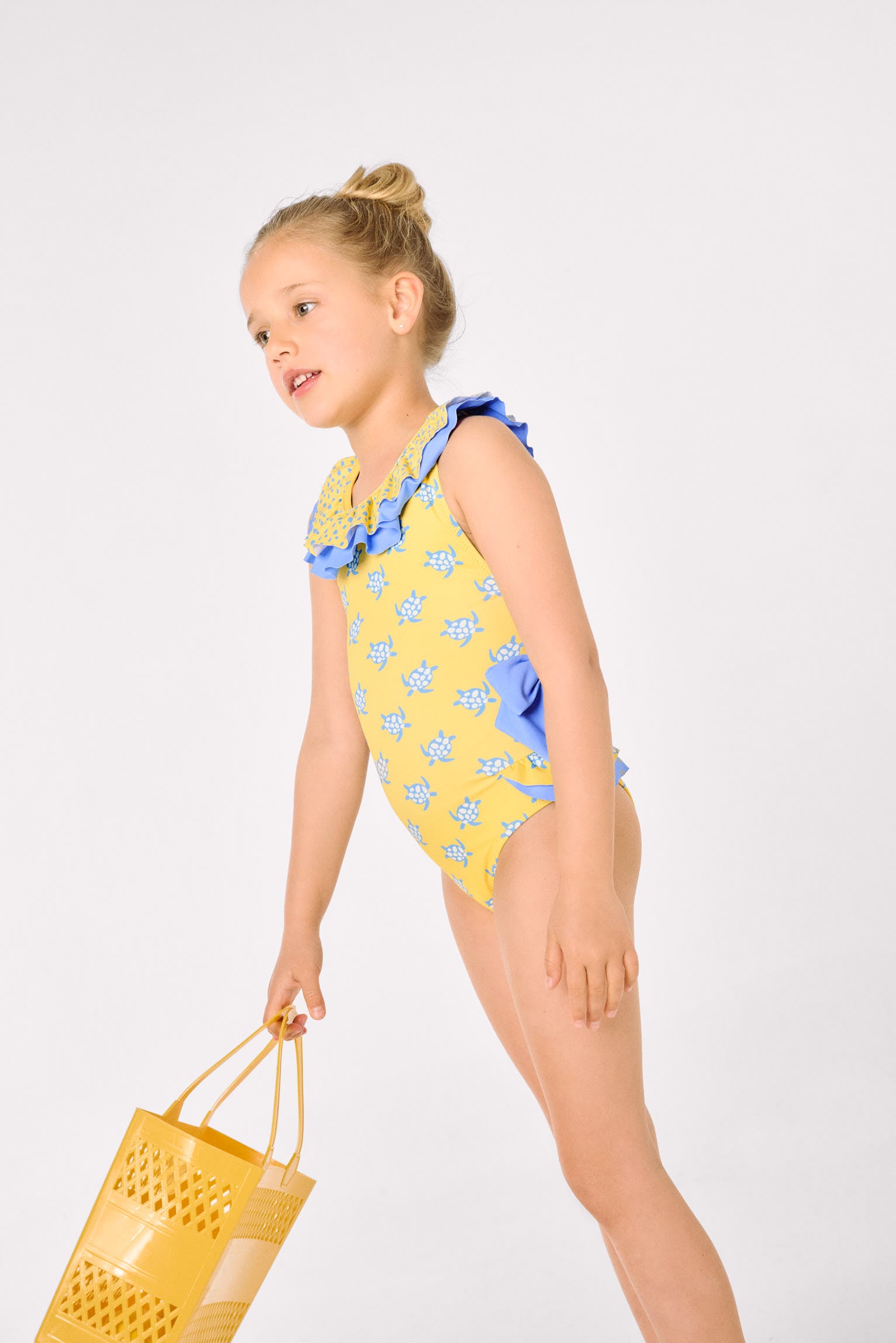 Bañador niña detalles volantes y lazos estampado tortugas - Ysabel Mora