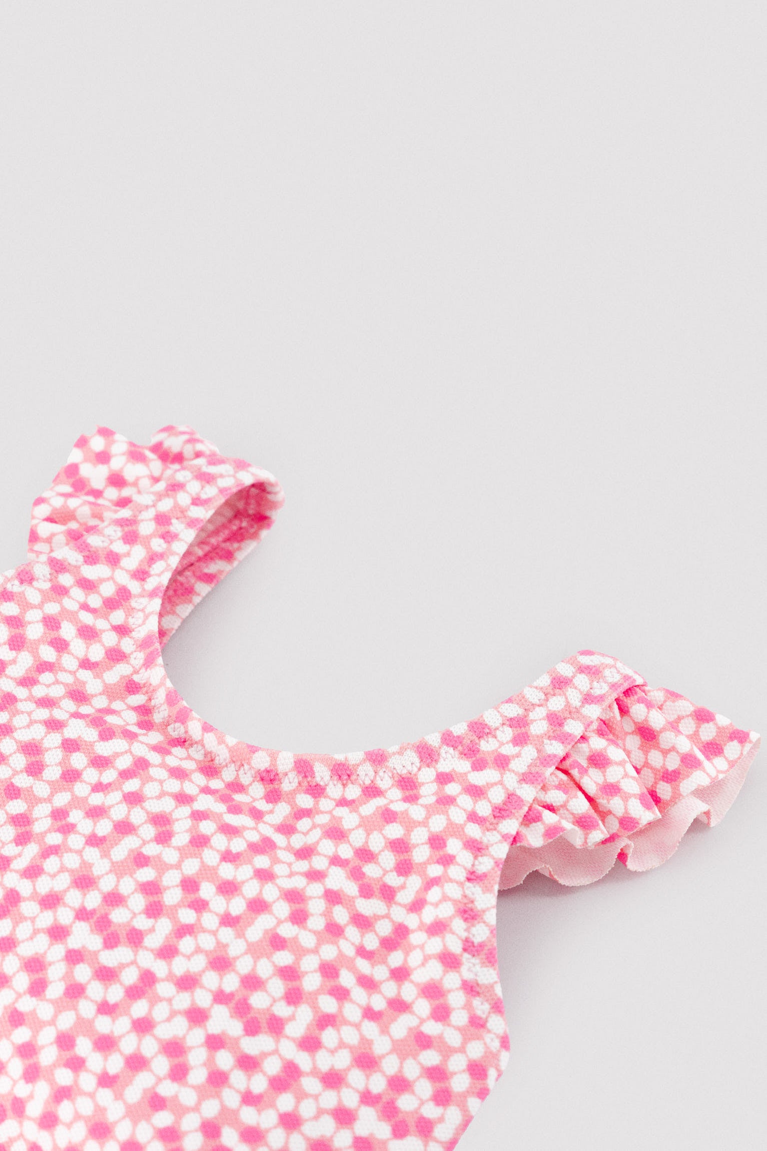 Bañador bebé niña detalles volantes estampado flores - Ysabel Mora