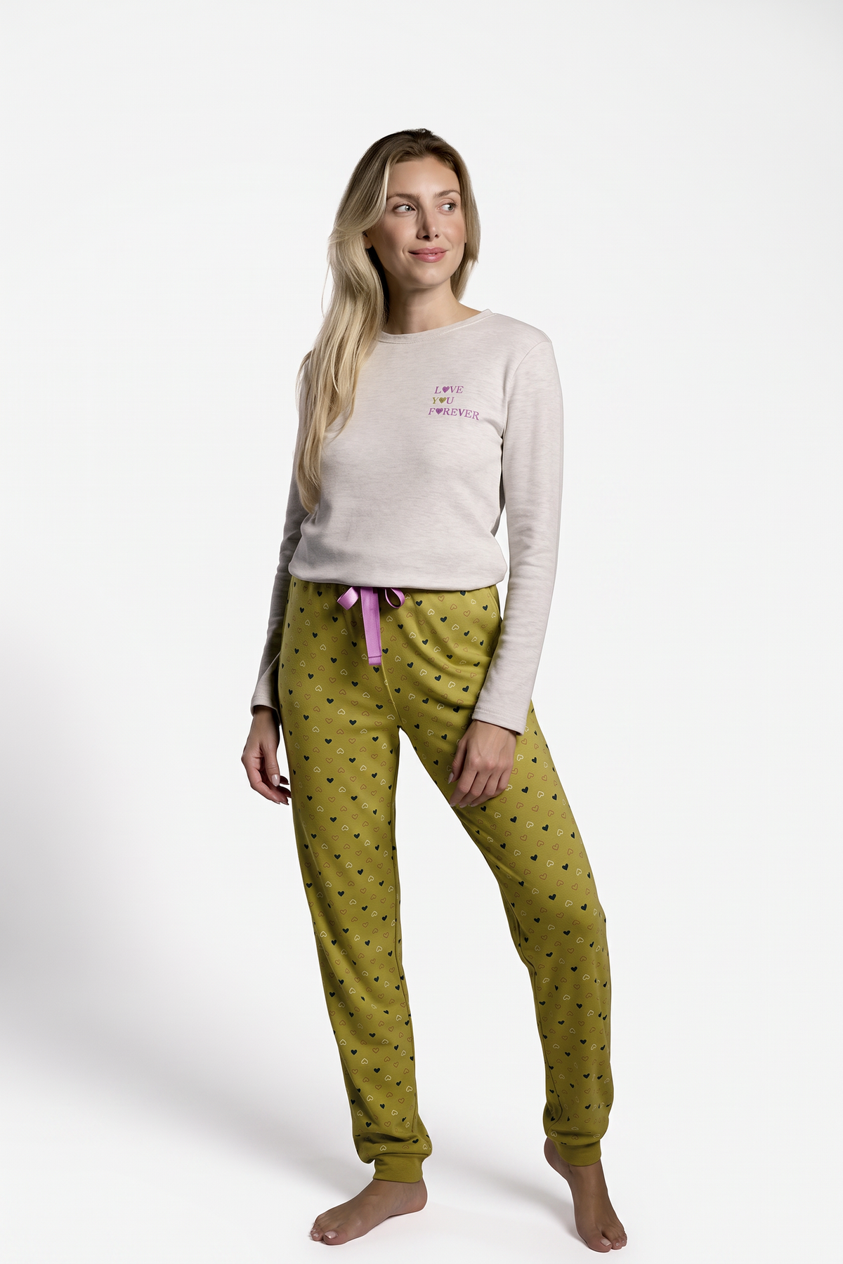 Pijama comprido de mulher cardado estampado de corações