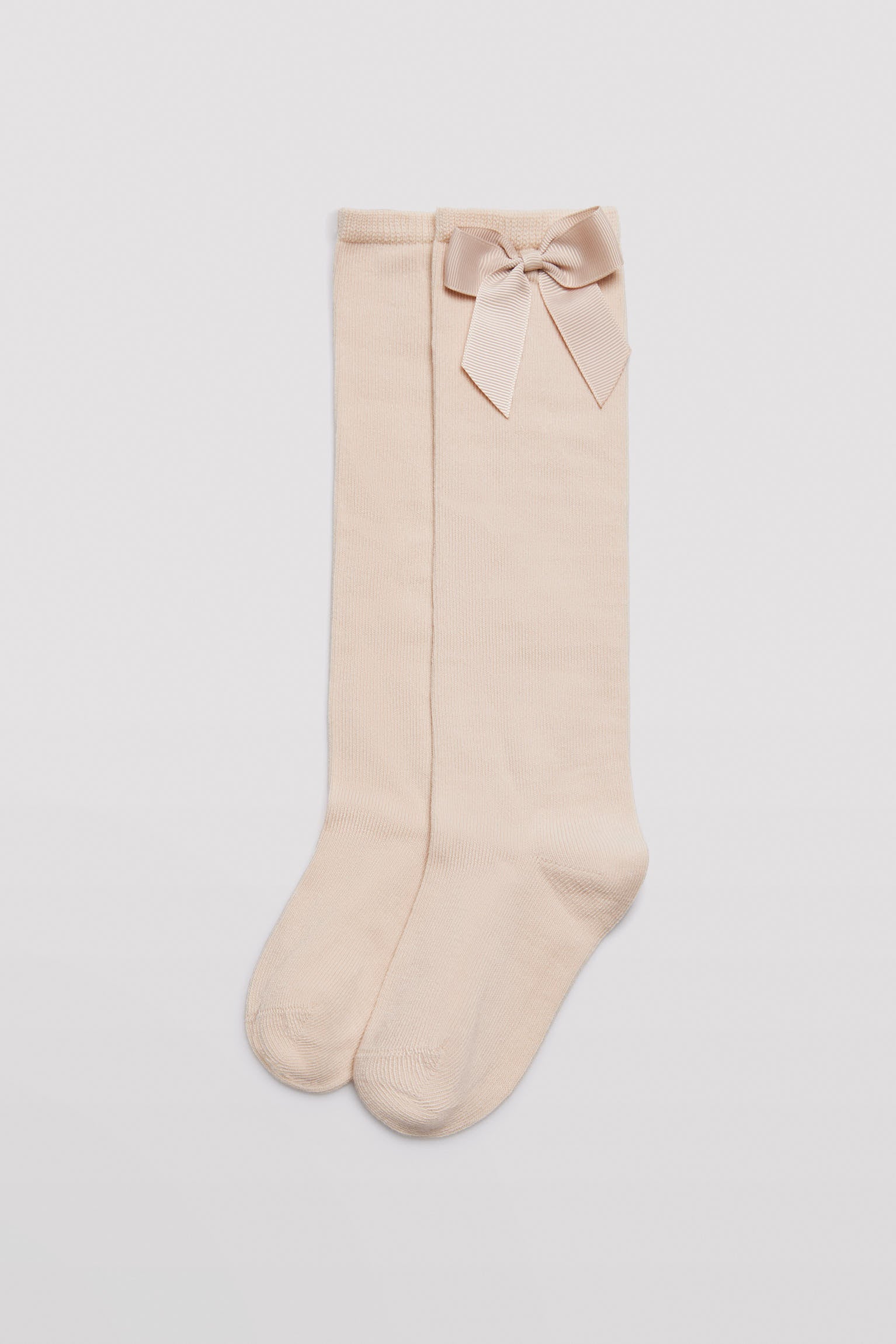 02855-3-calcetines-altos-lazo-infantil-ysabel-mora - Beige