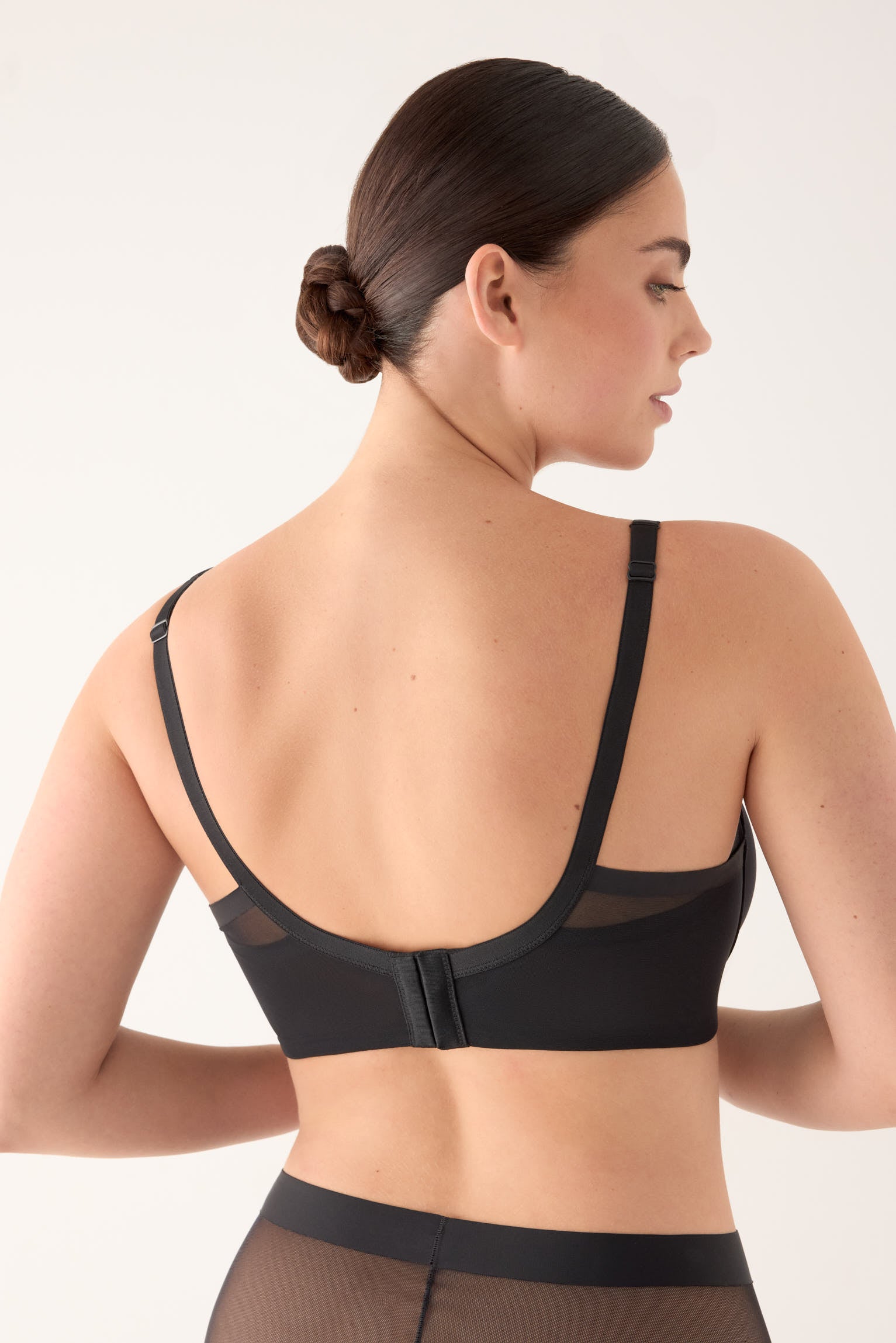 10160-02-nomarks-sujetador-capacidad-con-aro-con-relleno-sol-negro-ysabel-mora