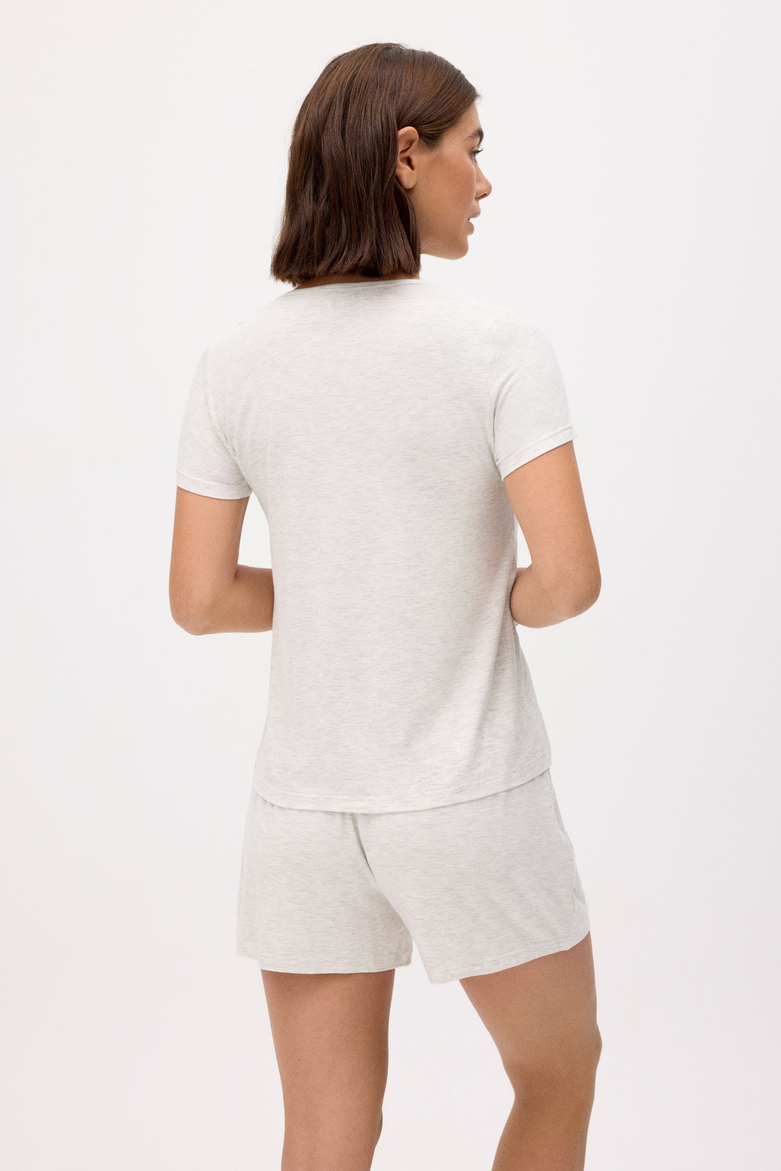 10823-2-pijama-ligero-camiseta-manga-corta-pantalon-corto-gris-paula-echevarria
