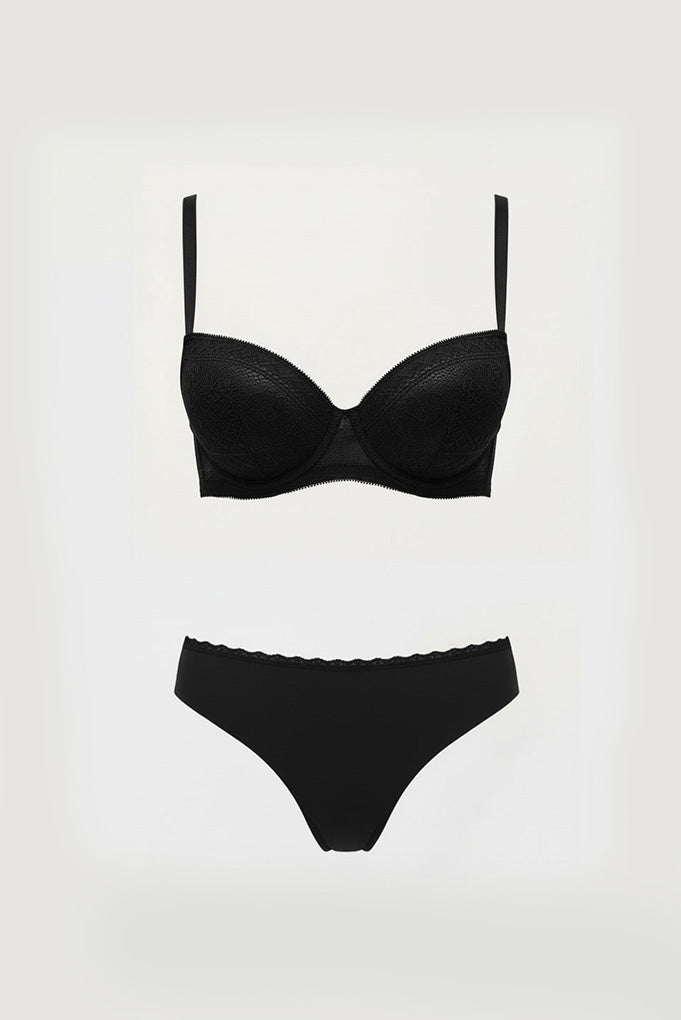 Conjunto de lingerie: sutiã com aro e calcinha brasileira, preto