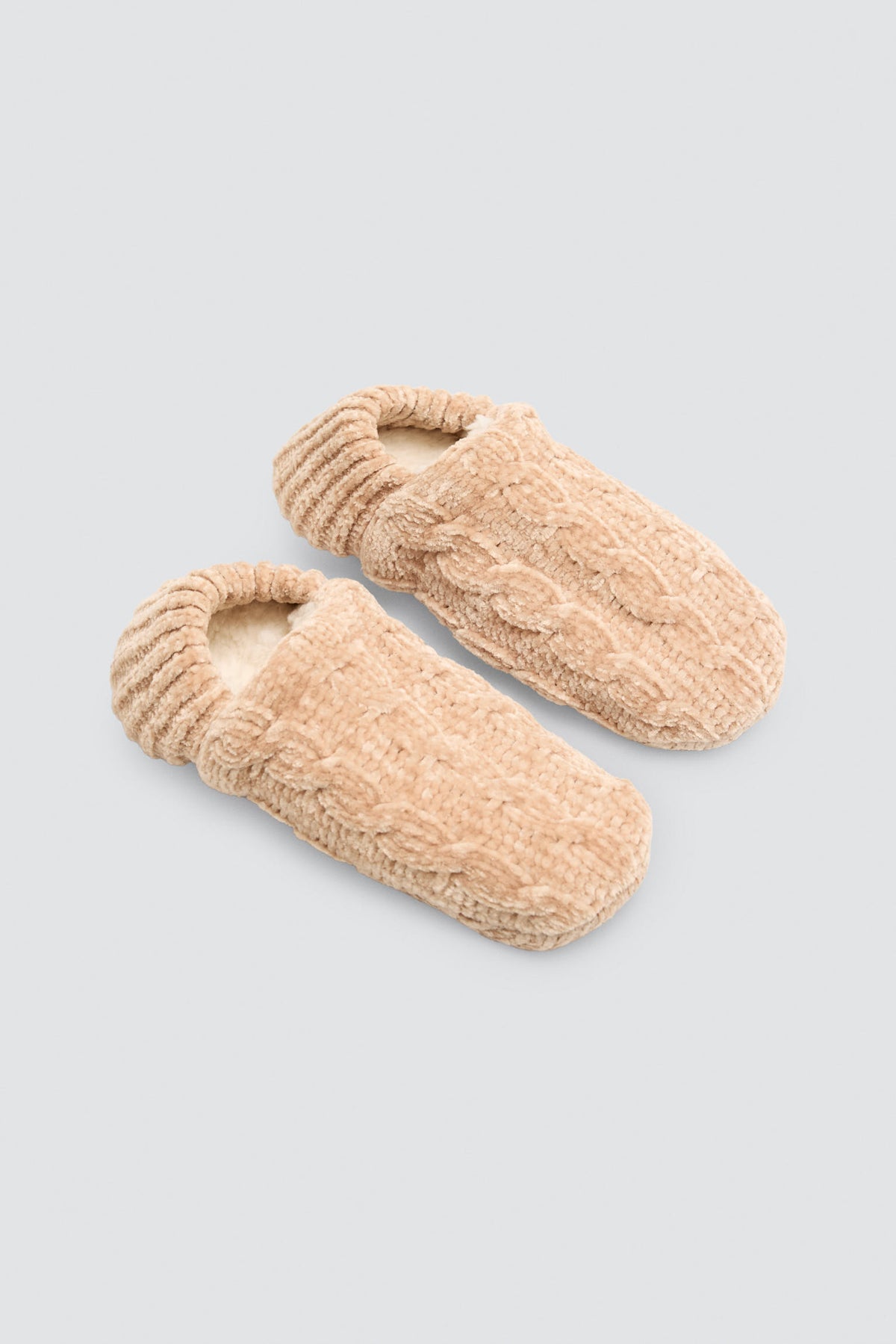 Pantufas-meia de mulher aveludadas antiderrapantes com interior sherpa bege