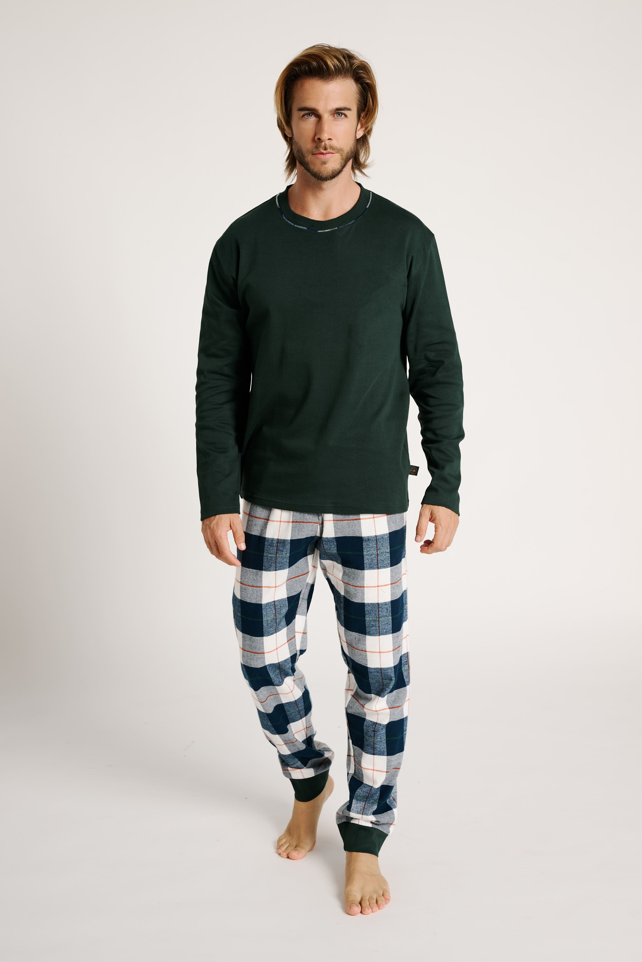Pijama longo masculino com costuras decorativas e estampa xadrez | MUYDEMI