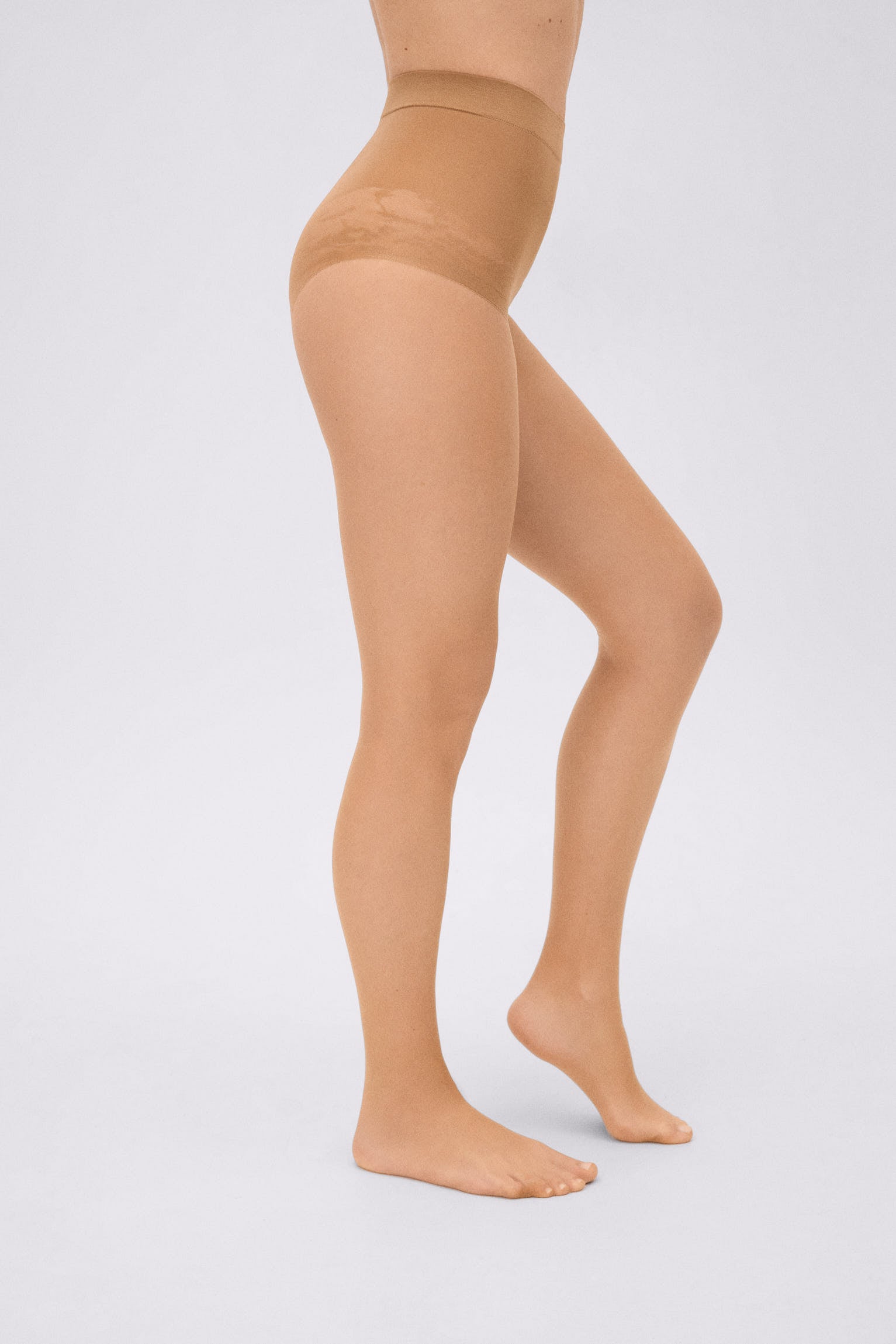 Calcinha modeladora marrom inquebrável de 10 denier