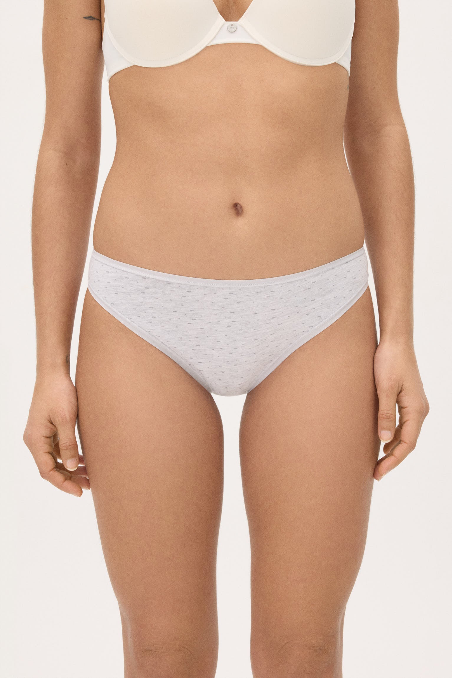 Pacote com 6 mini calcinhas lisas e estampadas