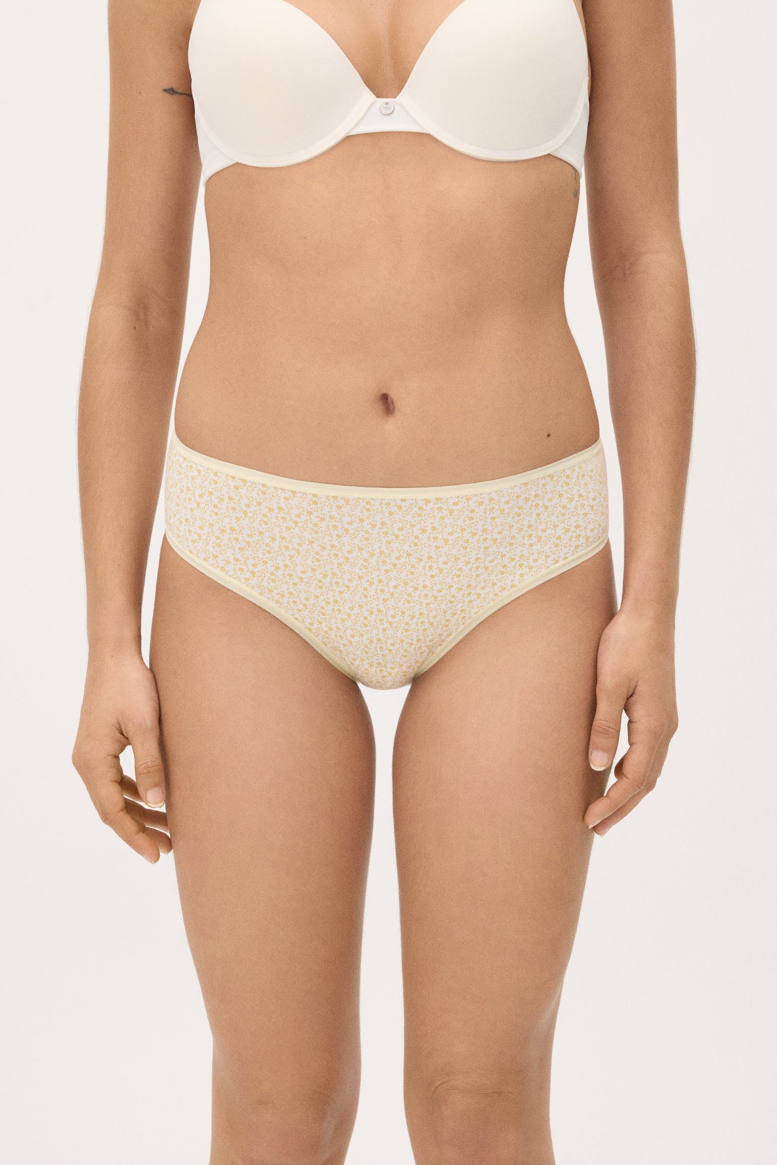 Pacote com 6 calcinhas midi lisas e estampadas