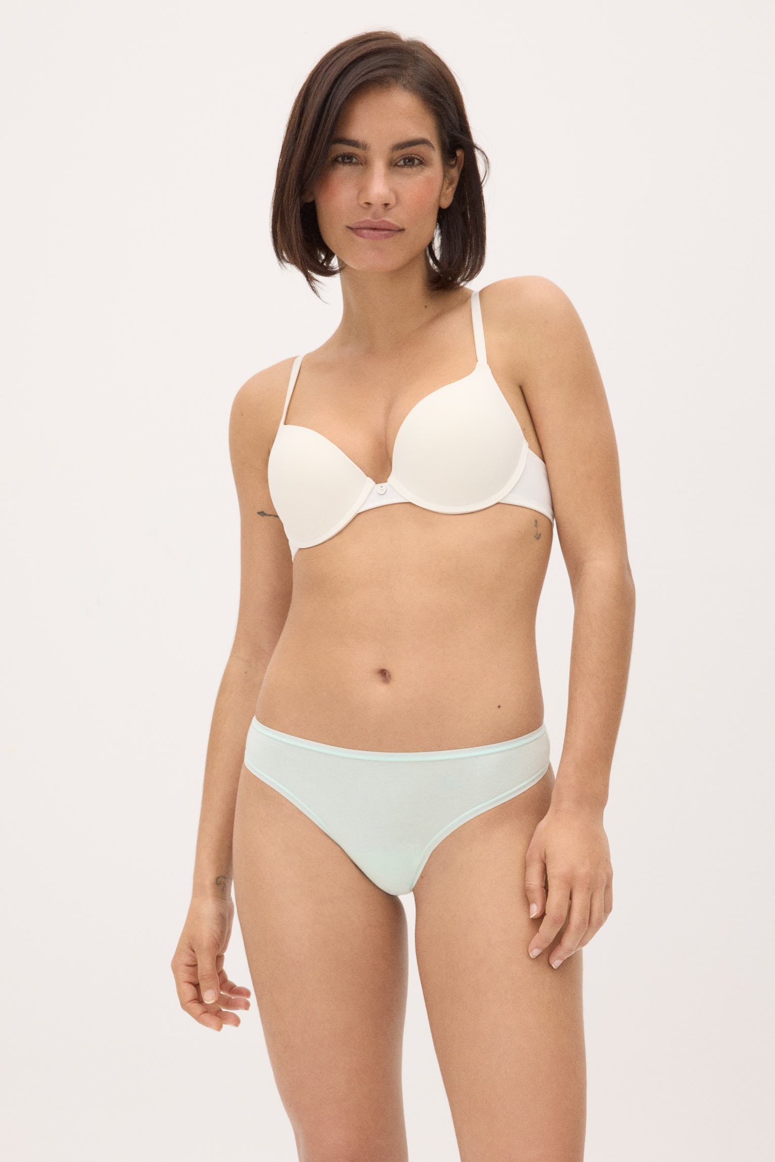 Pacote com 4 tangas básicas coloridas