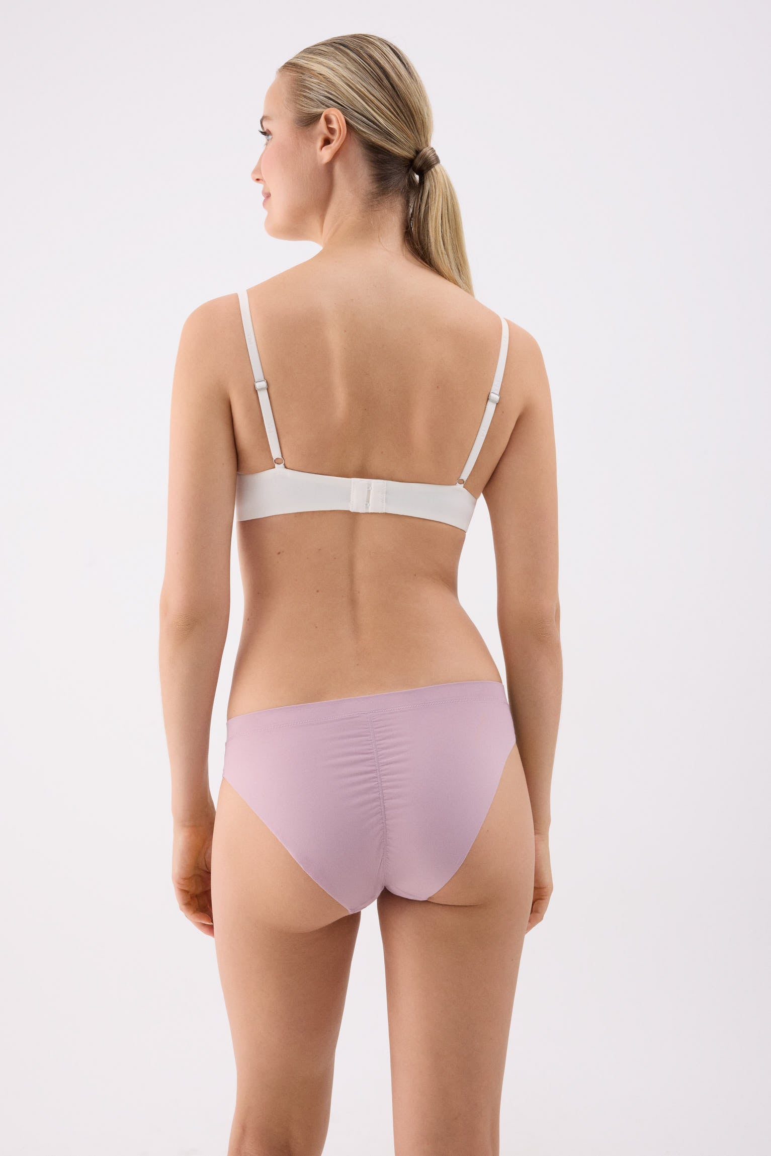 Cueca mini Adapt com acabamentos invisíveis lilás