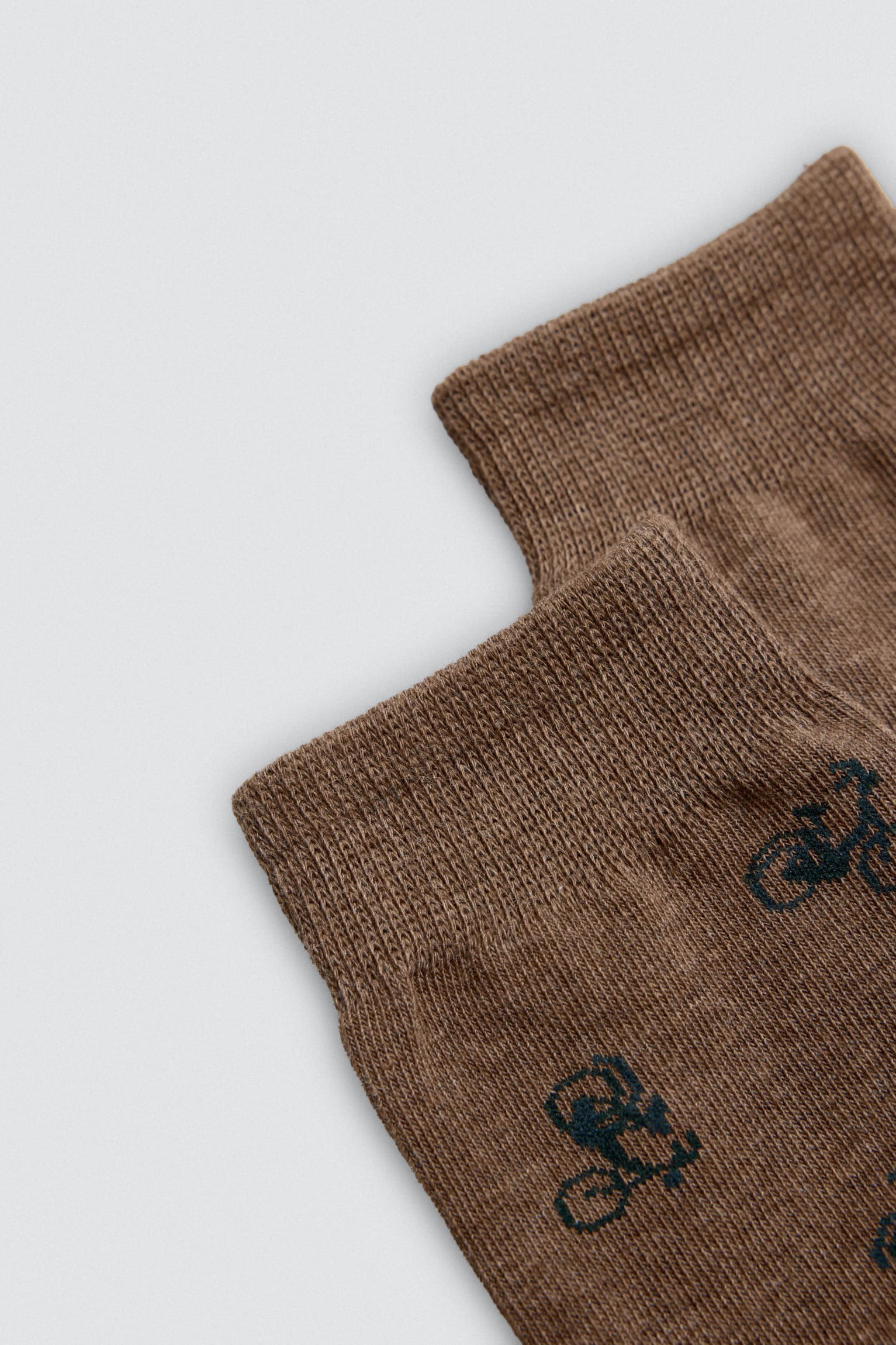 22940-5-pack-4-calcetines-altos-estampados